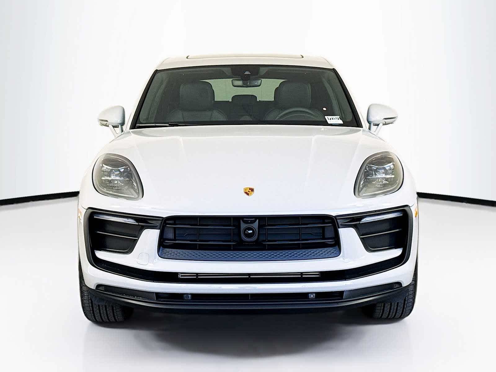 Thumbnail: 2026 Porsche Macan - 6