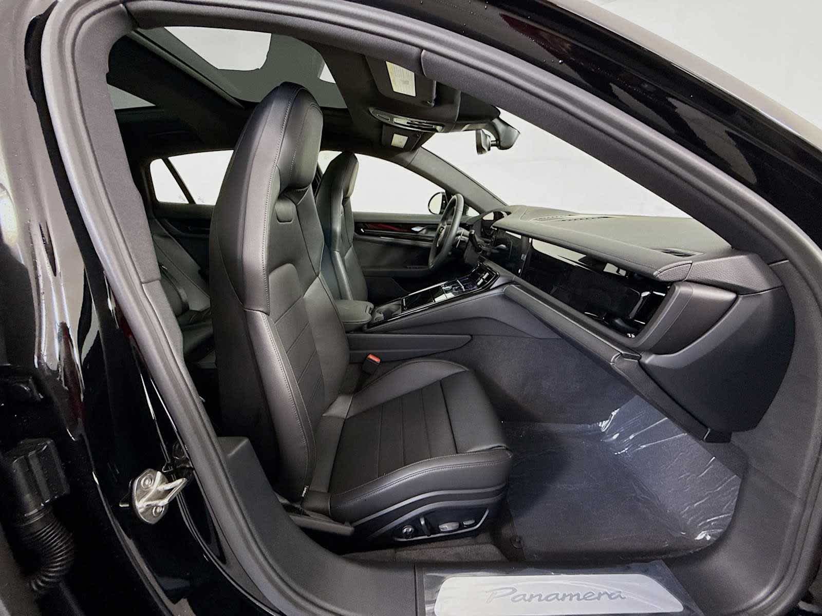 Thumbnail: 2025 Porsche Panamera - 21