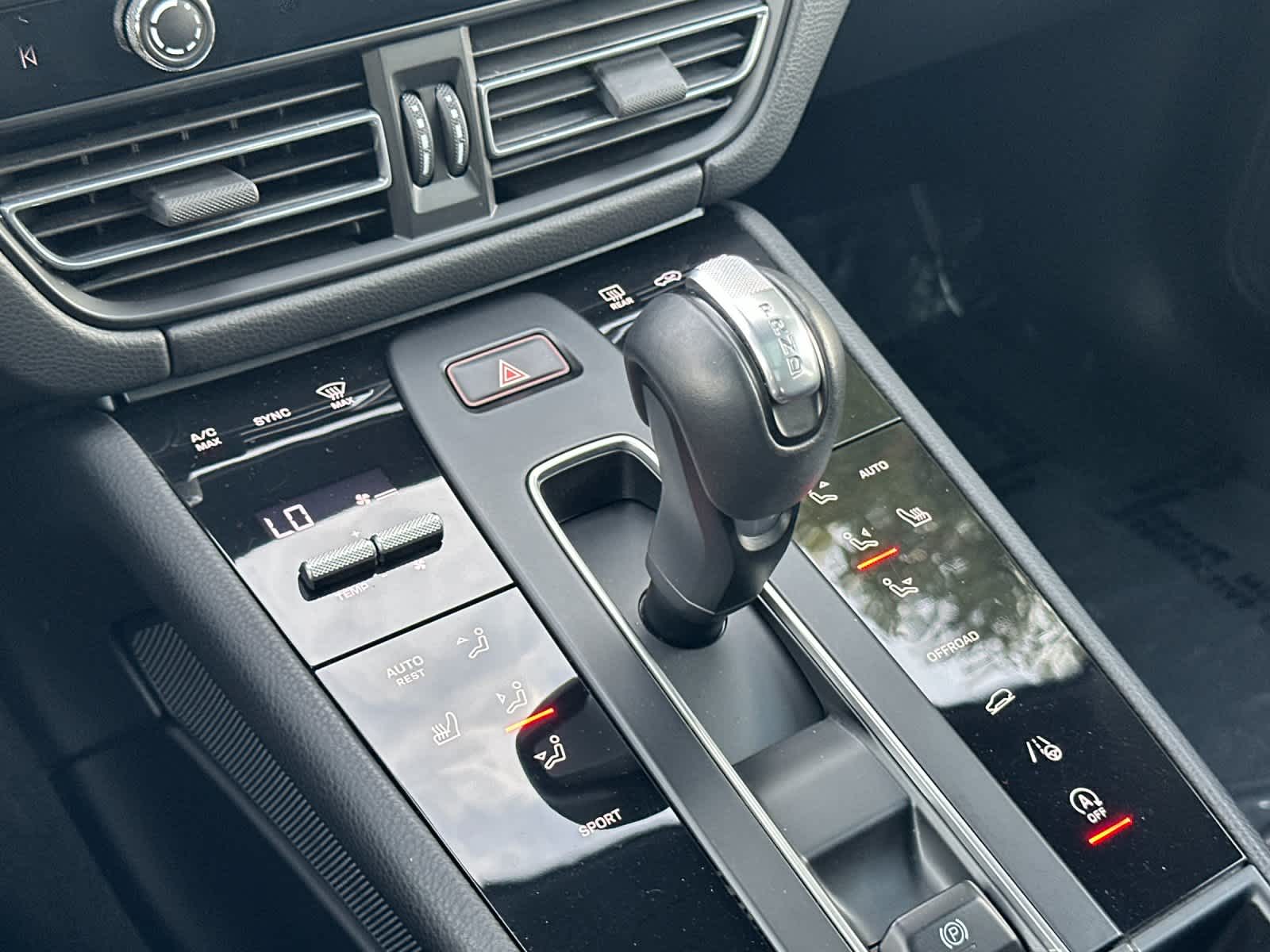 Thumbnail: 2025 Porsche Macan - 24