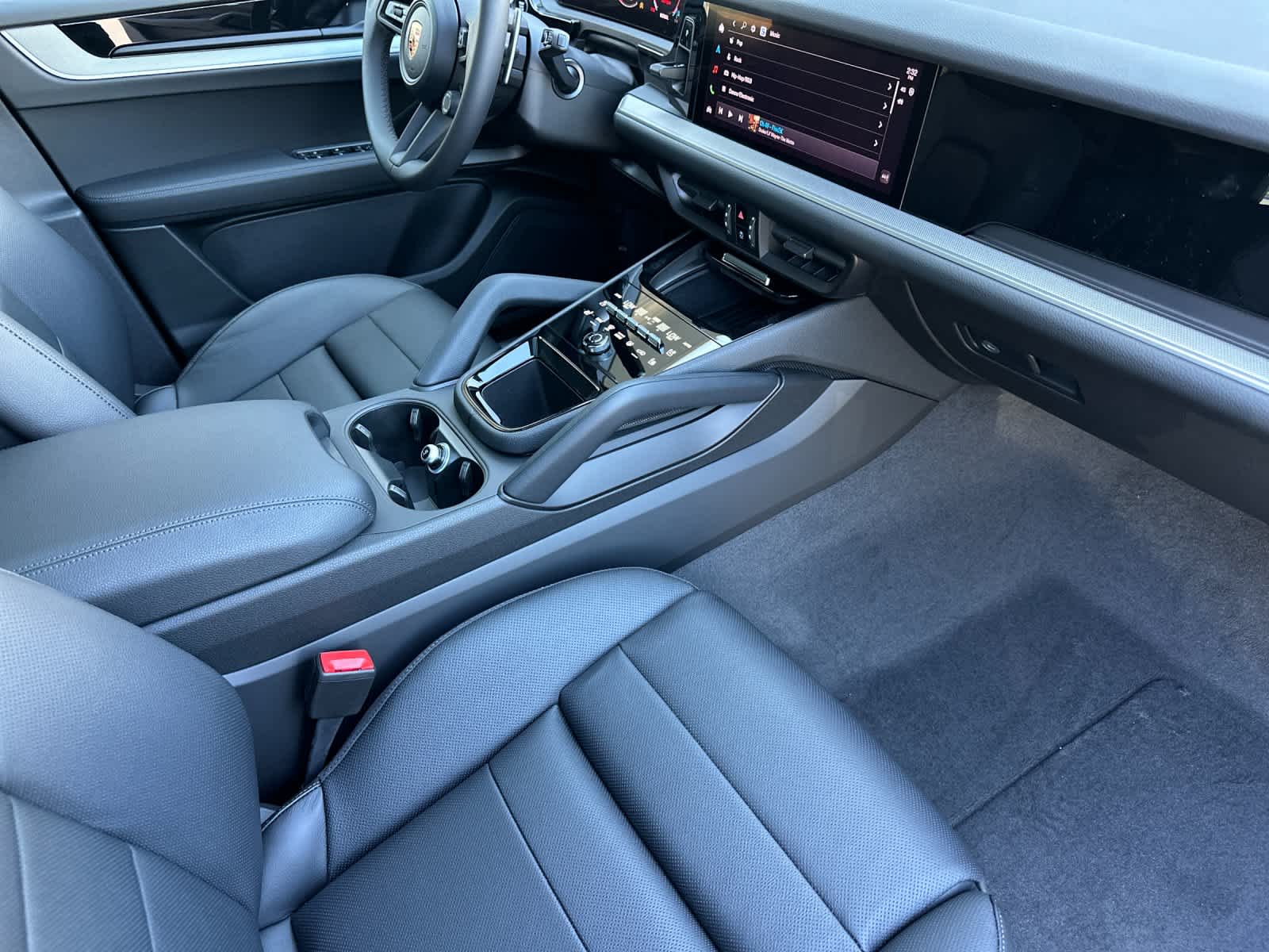 Thumbnail: 2026 Porsche Cayenne - 17