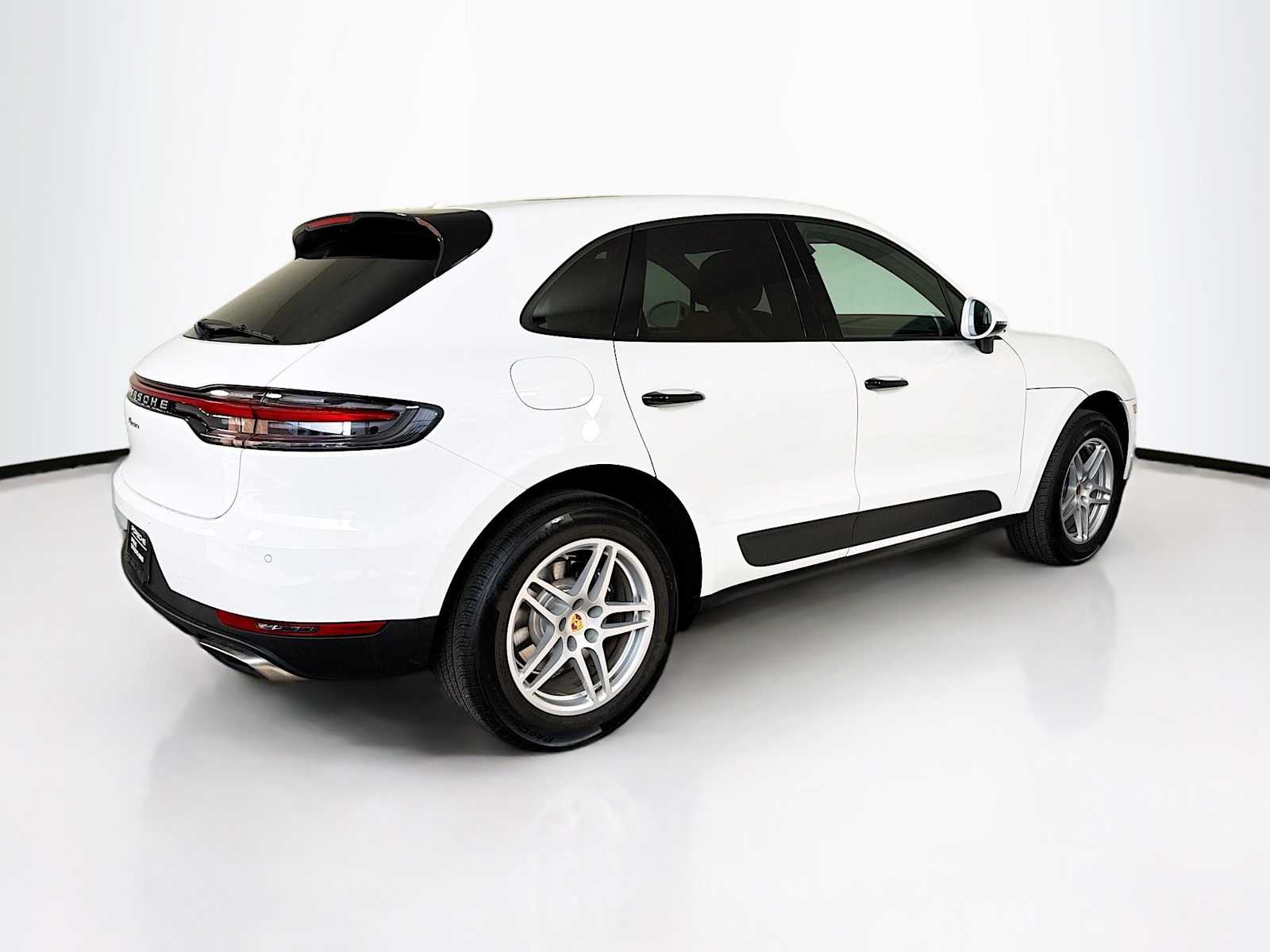 Thumbnail: 2021 Porsche Macan - 9