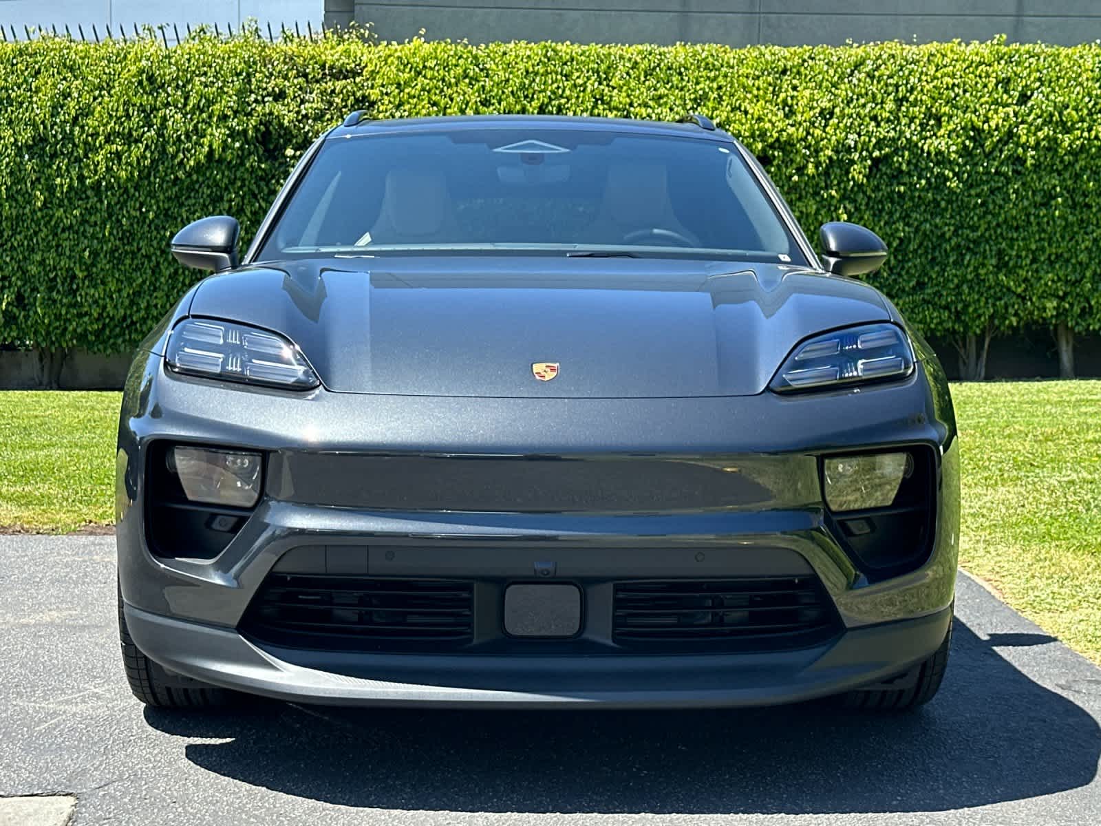 Thumbnail: 2026 Porsche Macan - 11