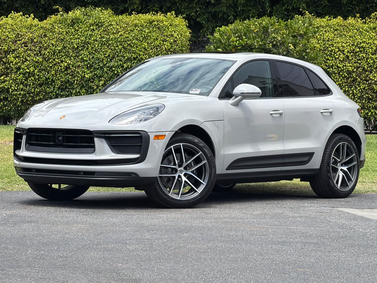 2025 Porsche Macan Base