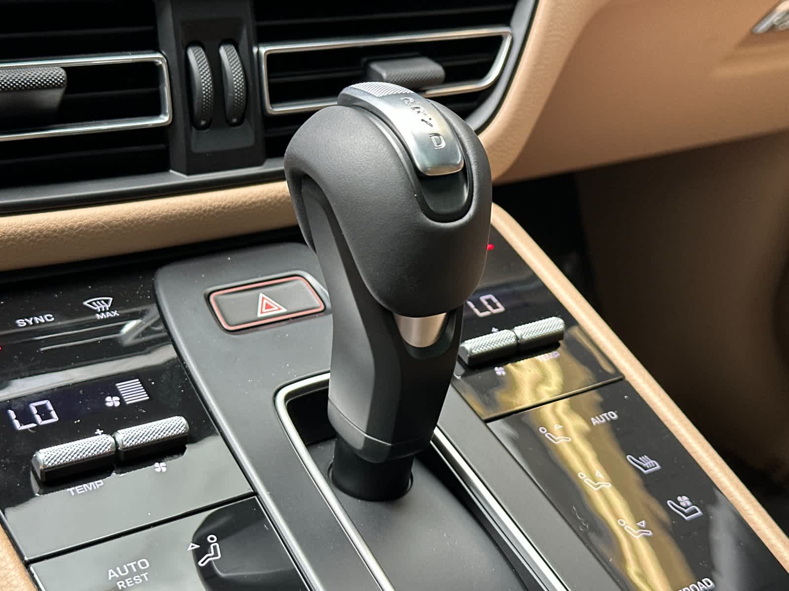 Thumbnail: 2026 Porsche Macan - 25