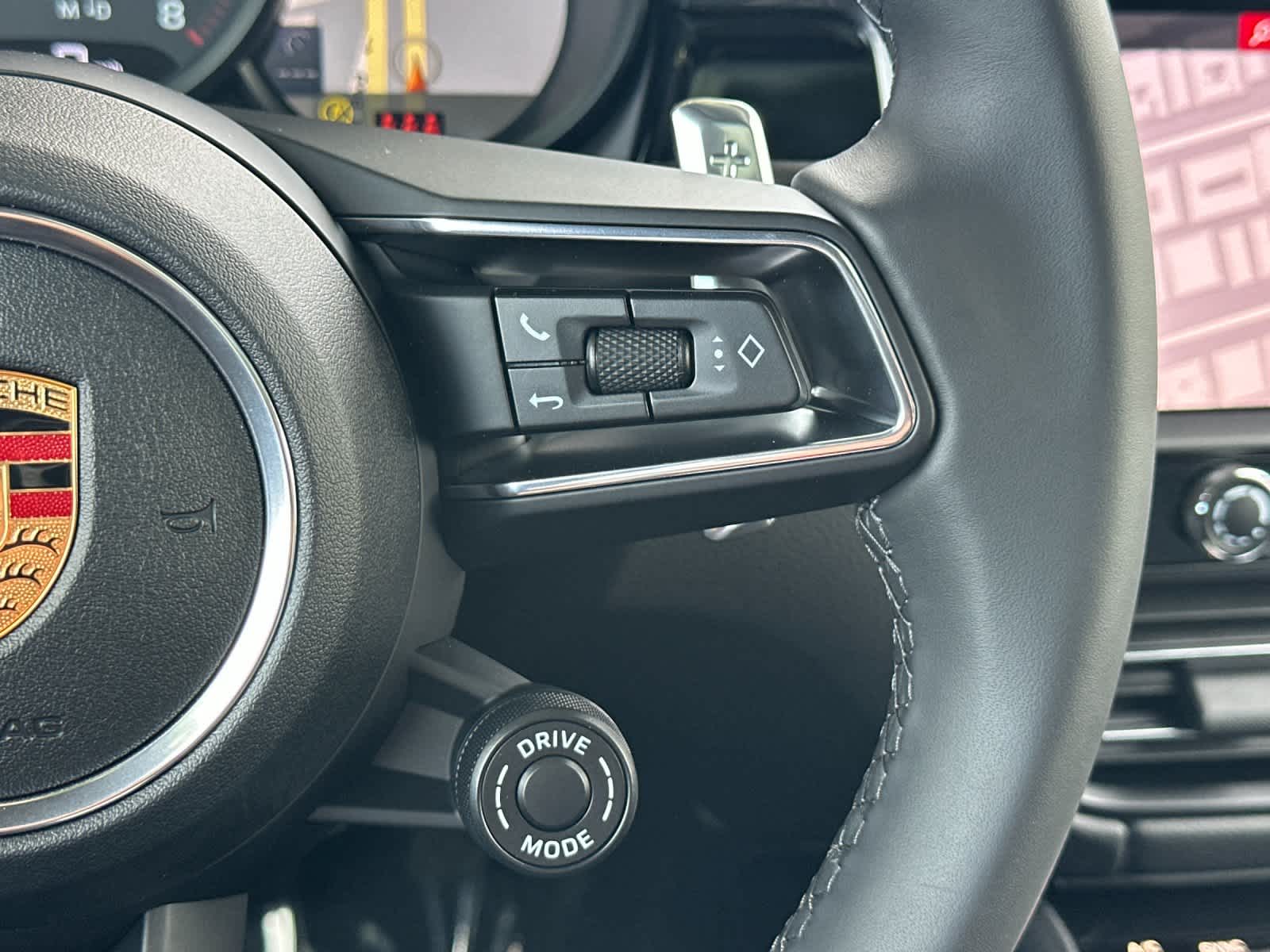 Thumbnail: 2026 Porsche Macan - 28