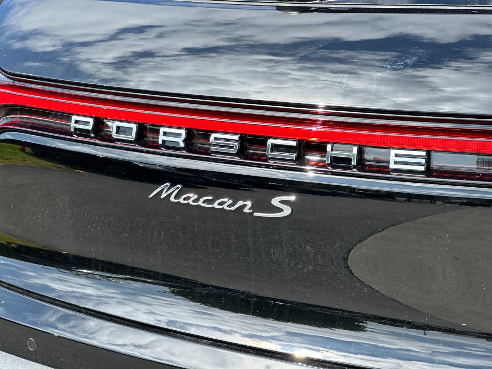 Thumbnail: 2026 Porsche Macan - 32