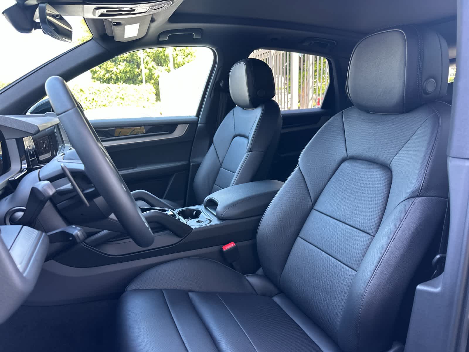 Thumbnail: 2026 Porsche Cayenne - 5