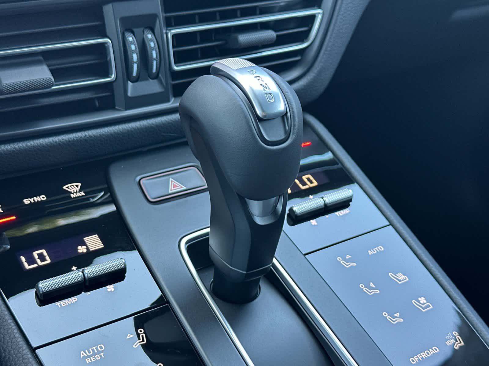Thumbnail: 2026 Porsche Macan - 25