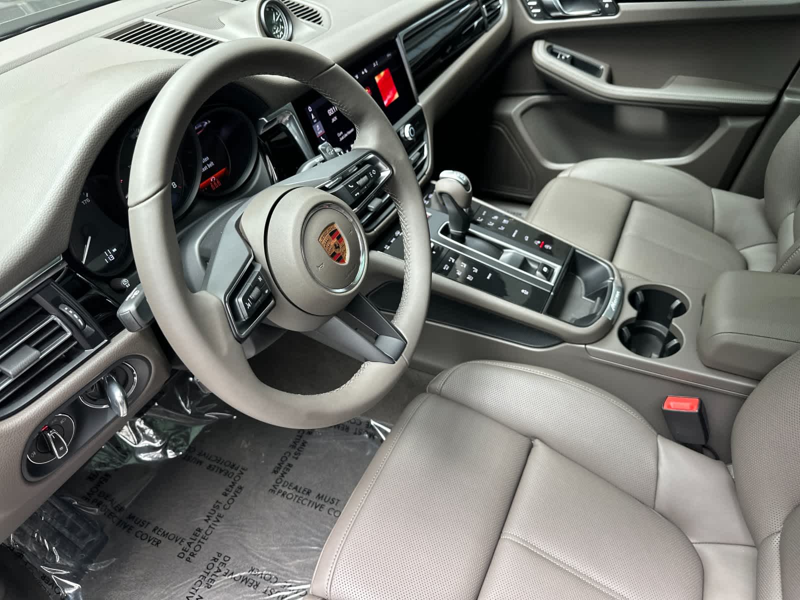 Thumbnail: 2026 Porsche Macan - 4