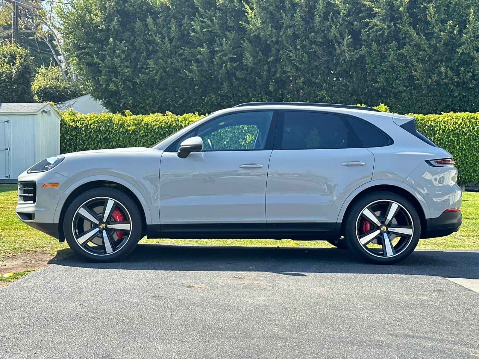 Thumbnail: 2024 Porsche Cayenne - 2