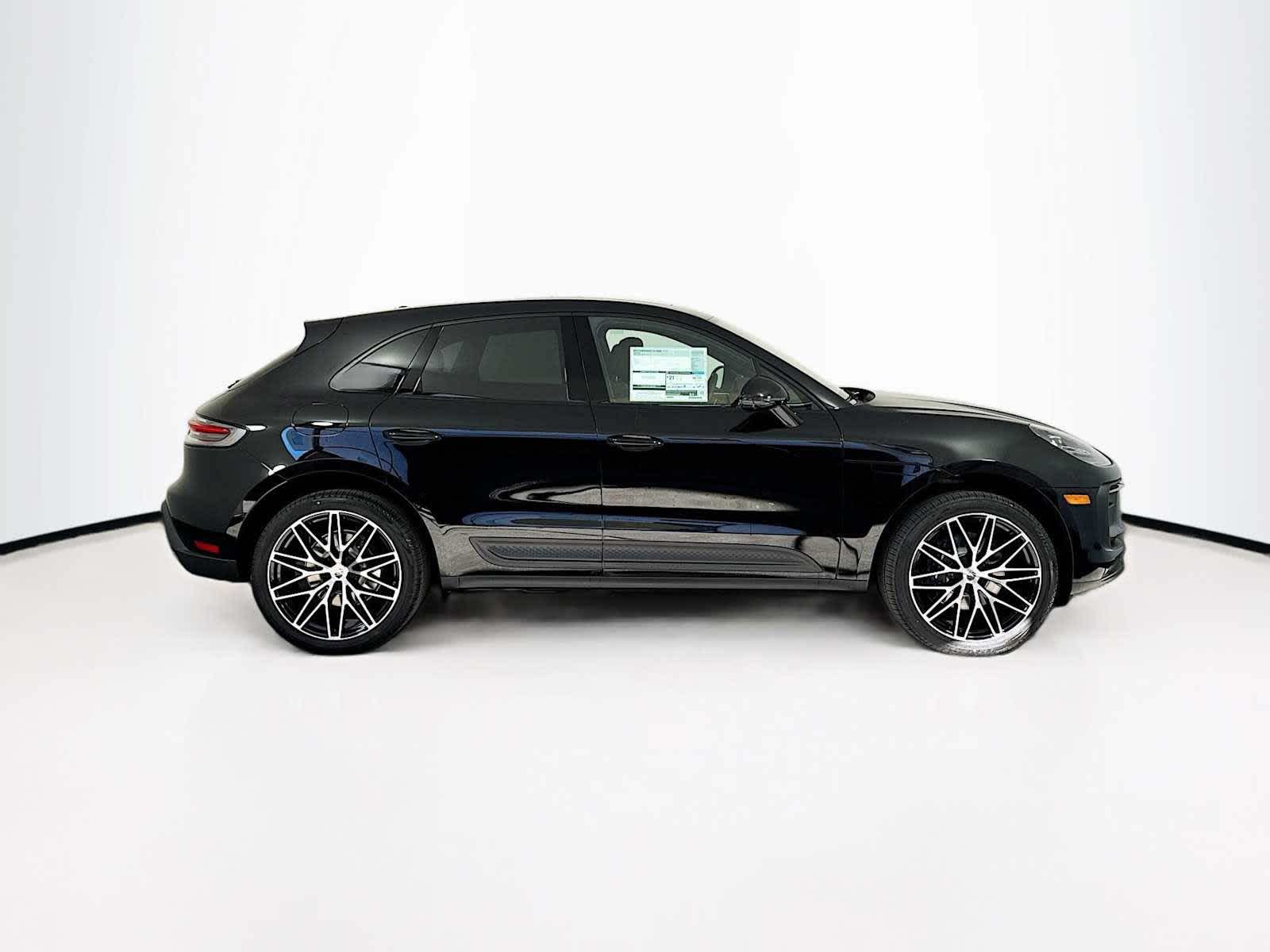 Thumbnail: 2026 Porsche Macan - 8