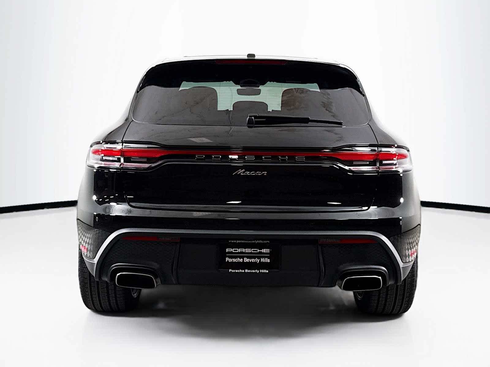 Thumbnail: 2025 Porsche Macan - 10