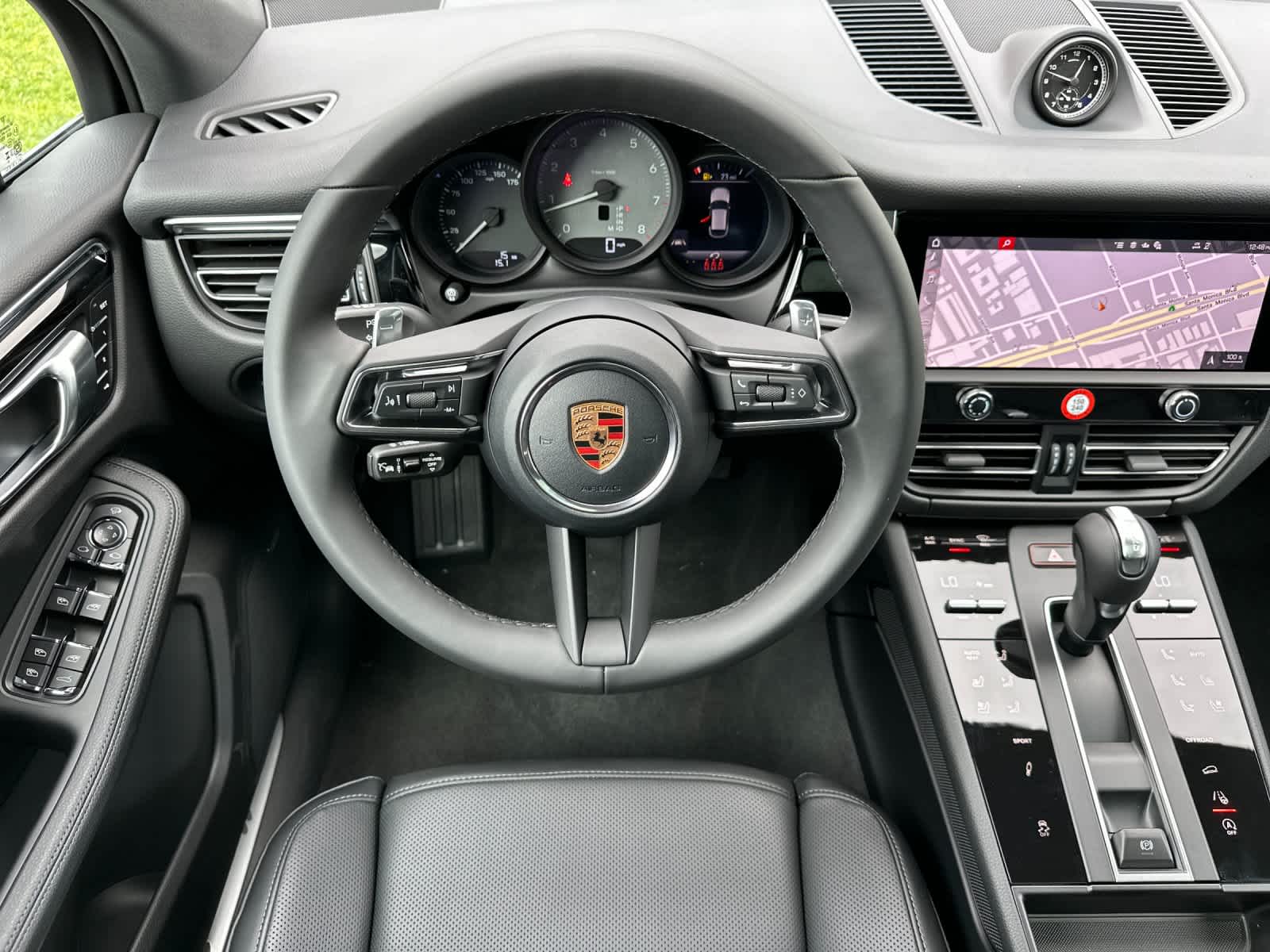 Thumbnail: 2026 Porsche Macan - 15