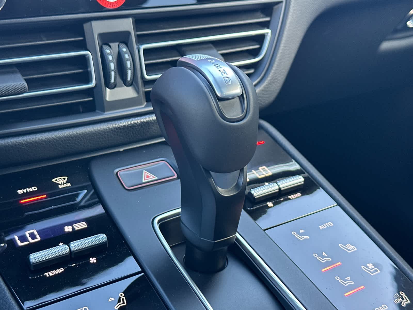 Thumbnail: 2026 Porsche Macan - 25