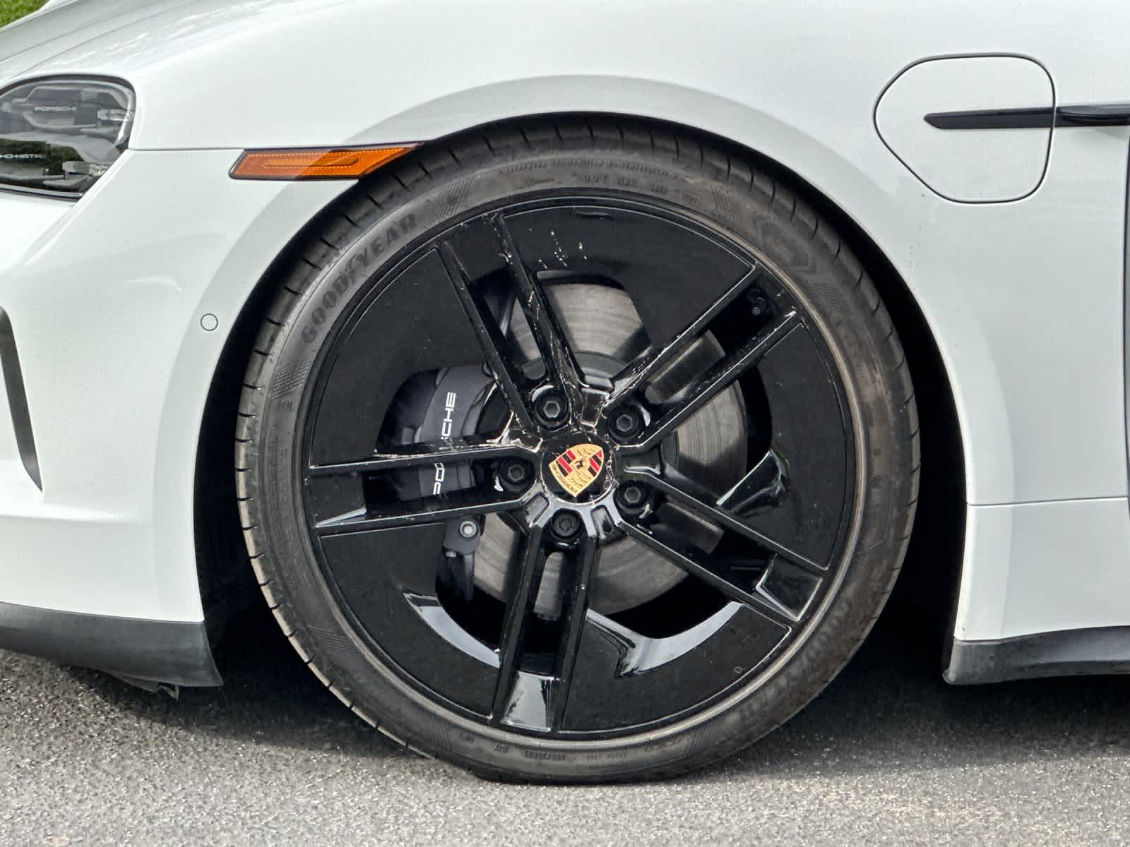 Thumbnail: 2025 Porsche Taycan - 30