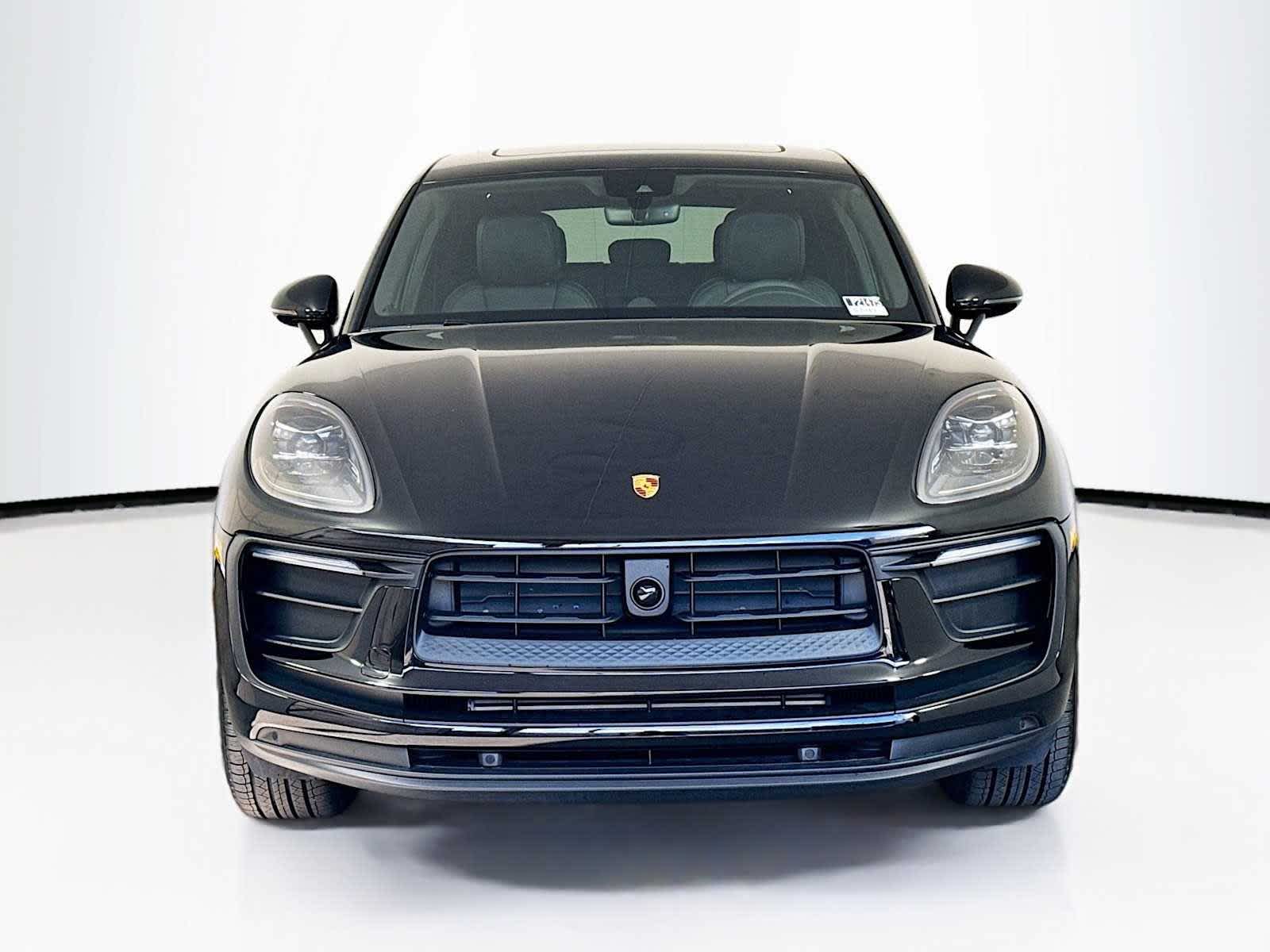 Thumbnail: 2026 Porsche Macan - 6