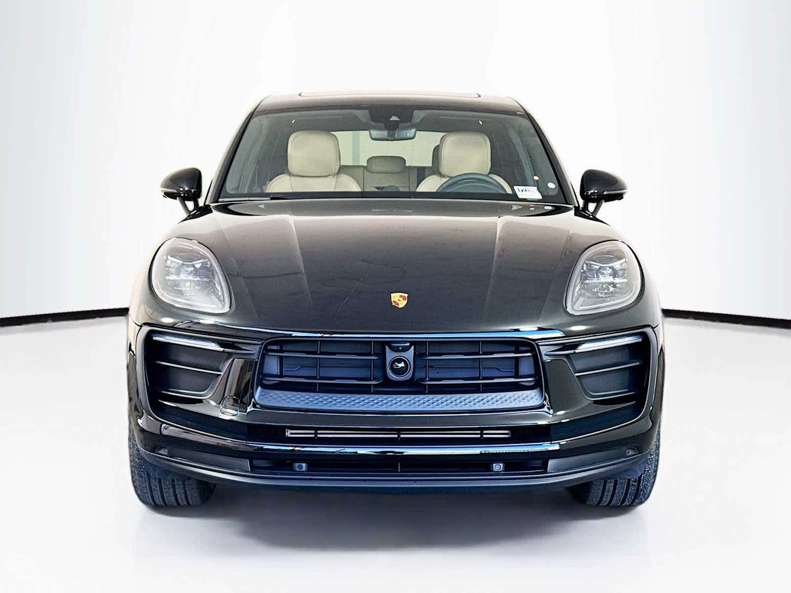 Thumbnail: 2026 Porsche Macan - 6