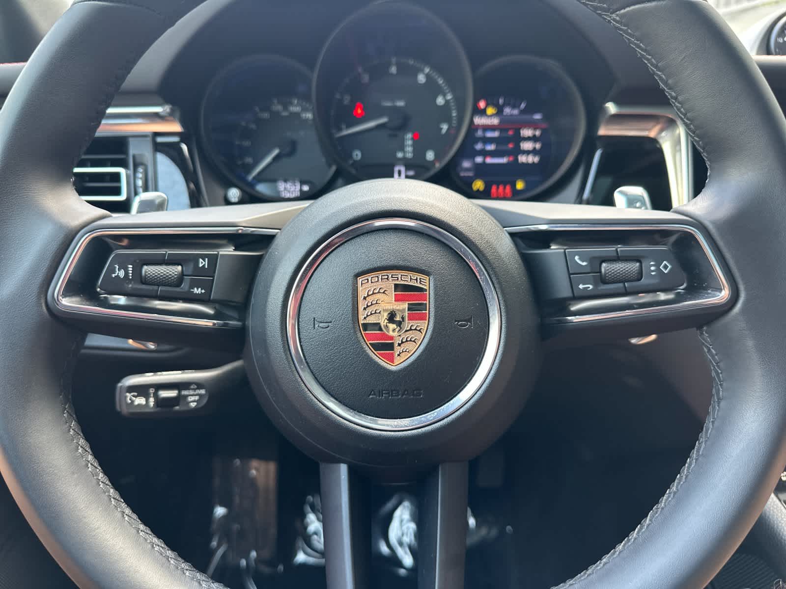 Thumbnail: 2025 Porsche Macan - 27