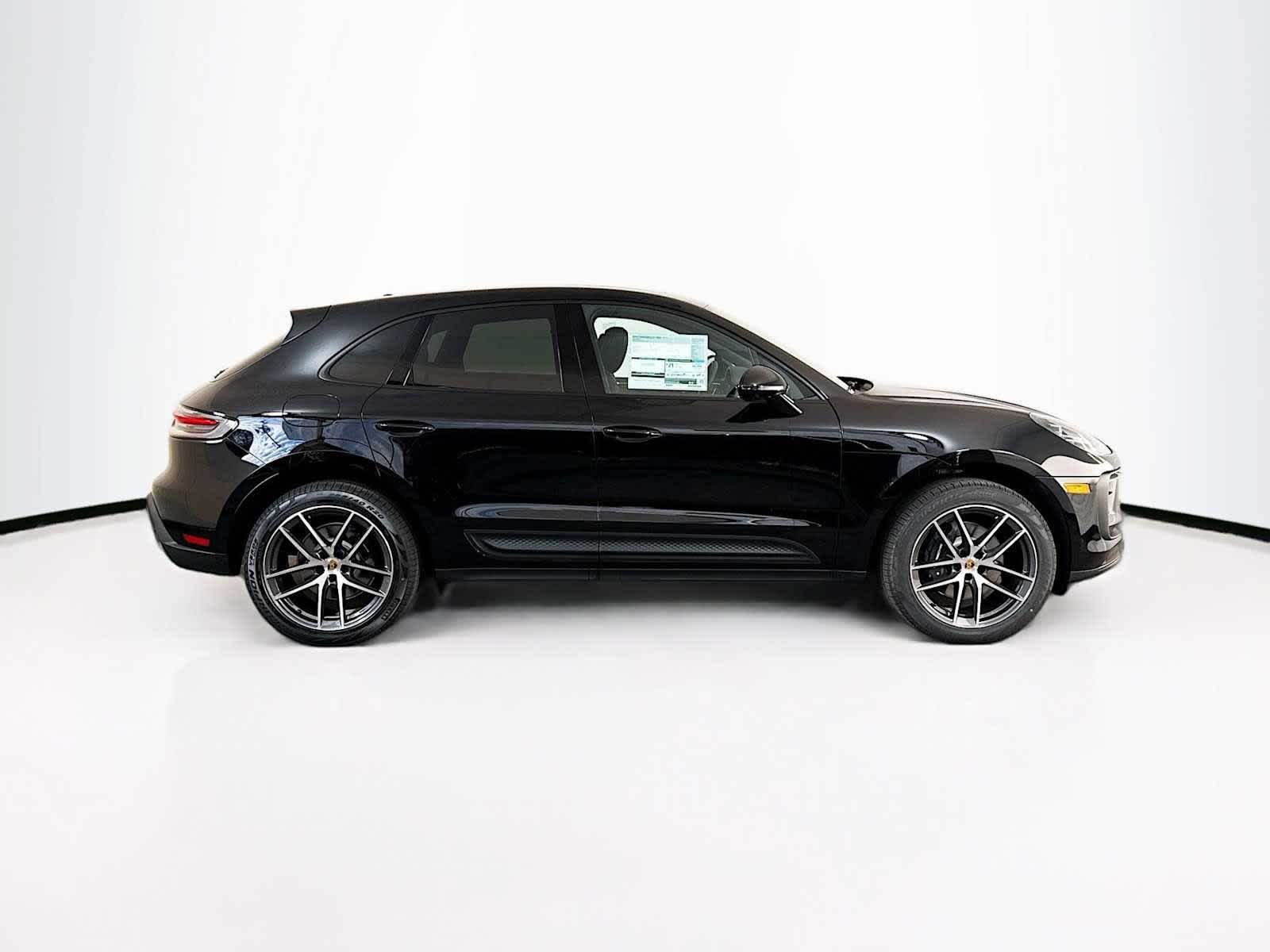 Thumbnail: 2026 Porsche Macan - 8