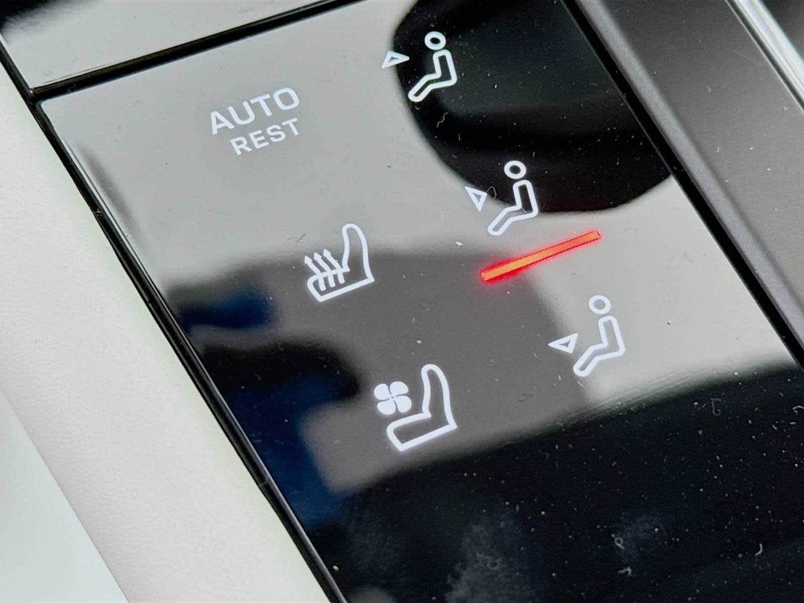 Thumbnail: 2026 Porsche Macan - 16