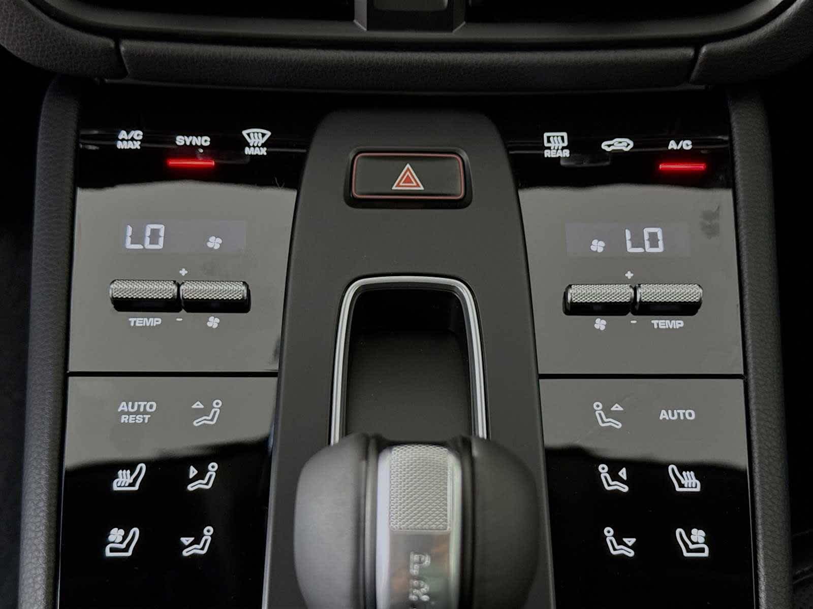 Thumbnail: 2026 Porsche Macan - 13