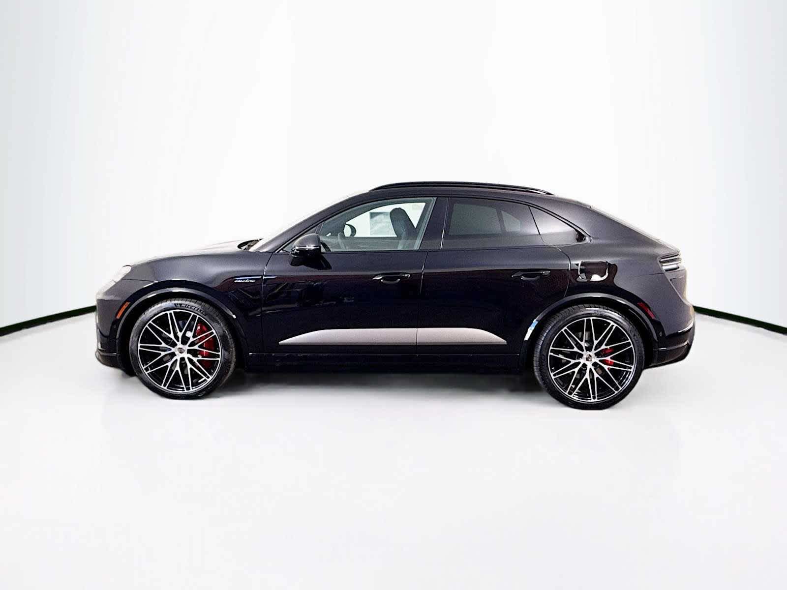 Thumbnail: 2025 Porsche Macan - 2