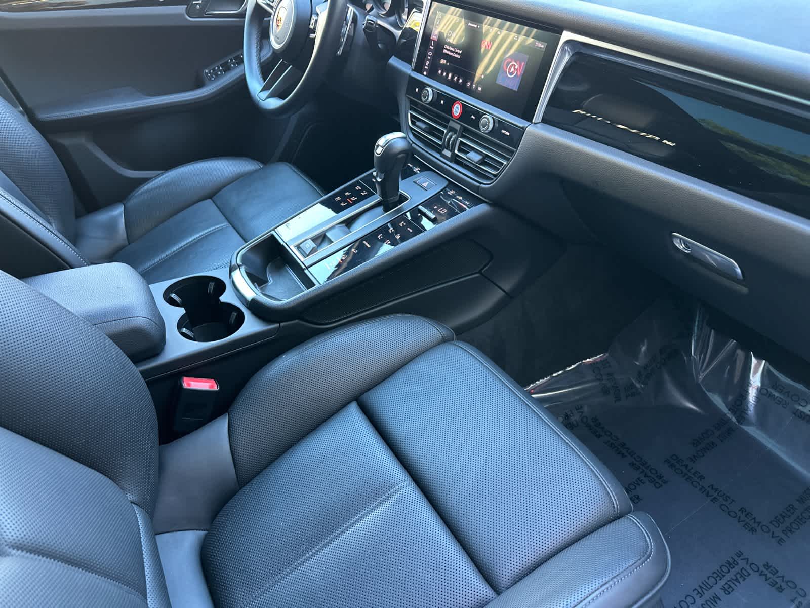 Thumbnail: 2025 Porsche Macan - 17