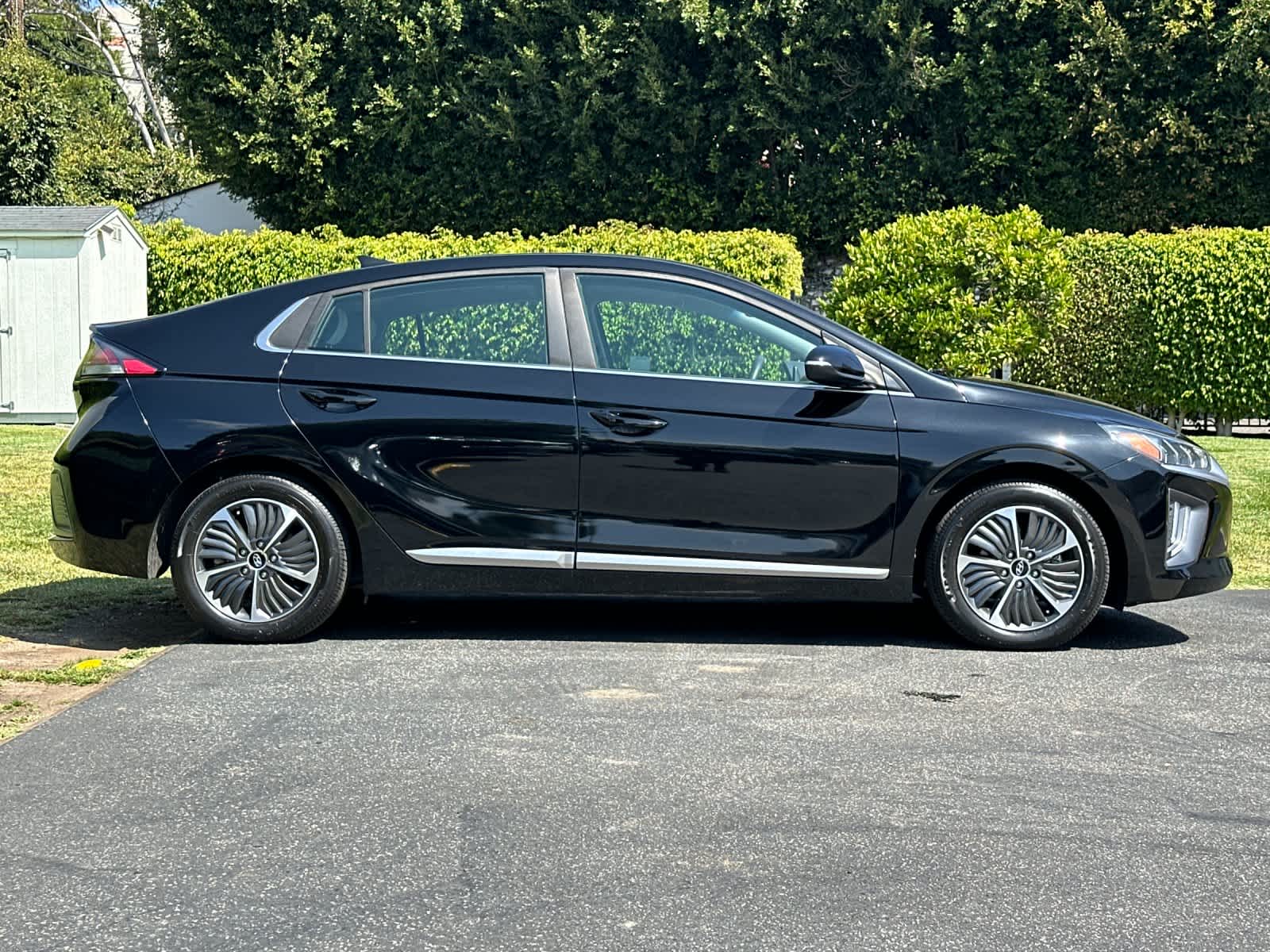 Thumbnail: 2022 Hyundai Ioniq - 9