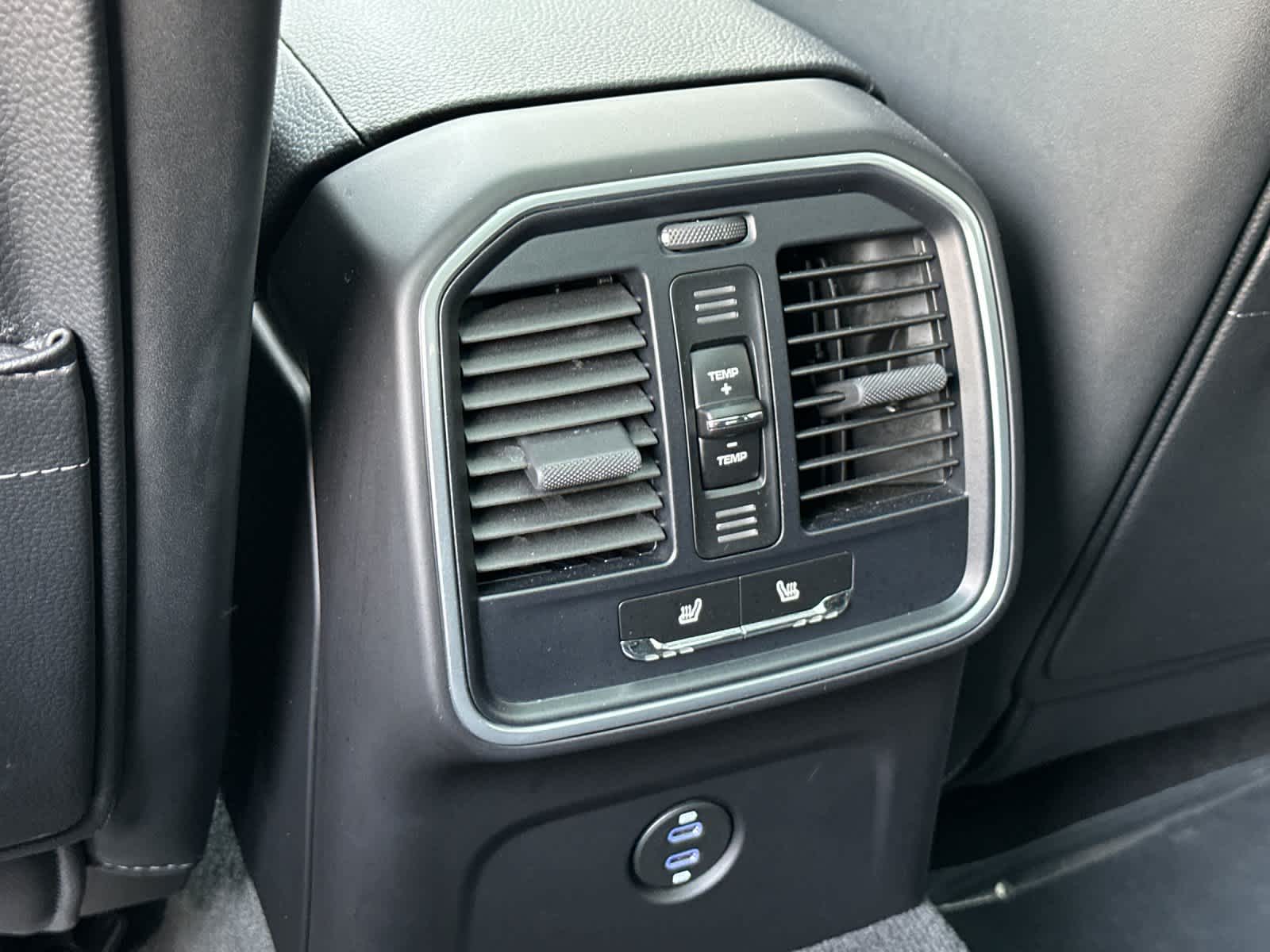 Thumbnail: 2025 Porsche Macan - 14