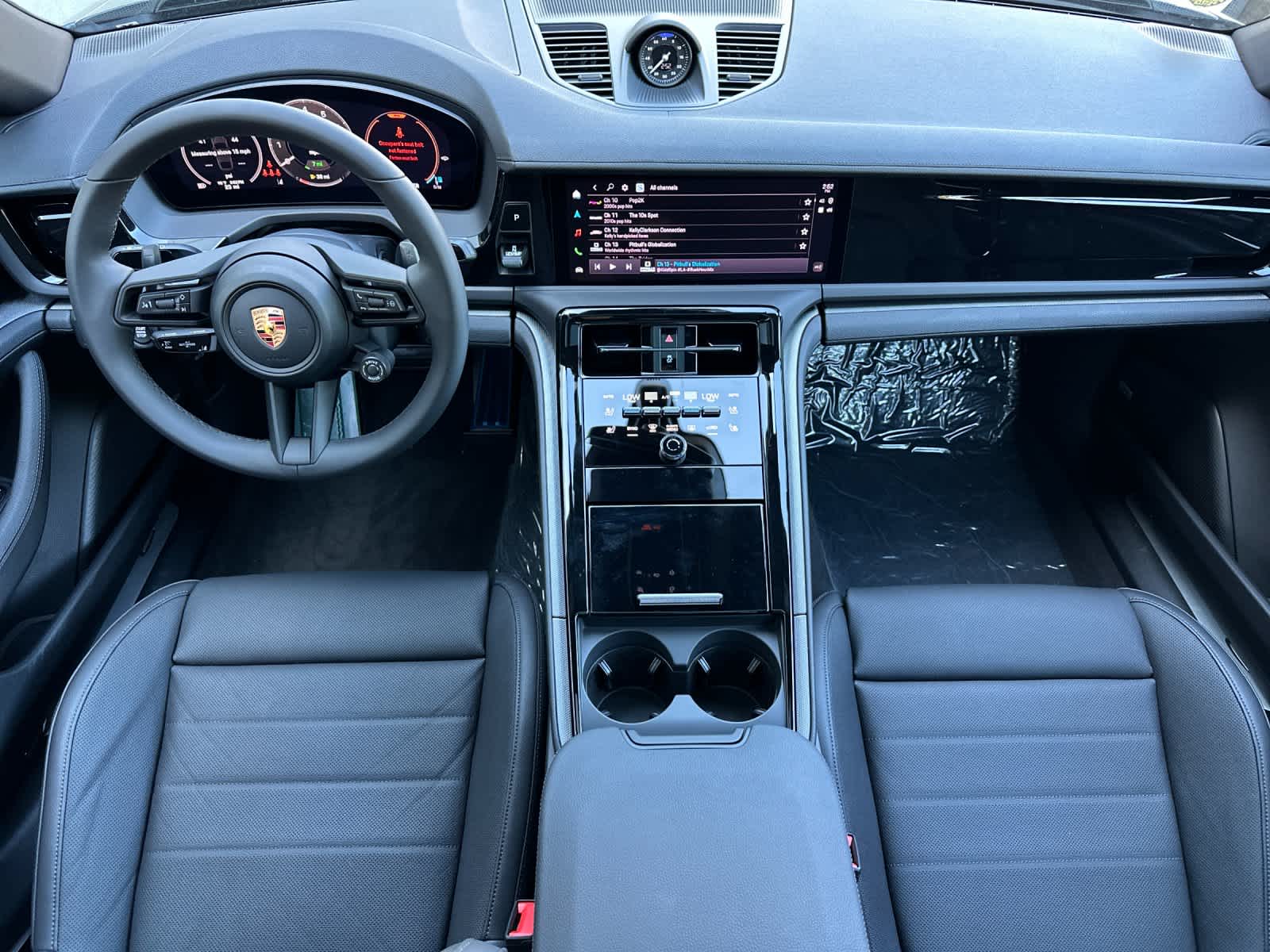 Thumbnail: 2026 Porsche Panamera - 6