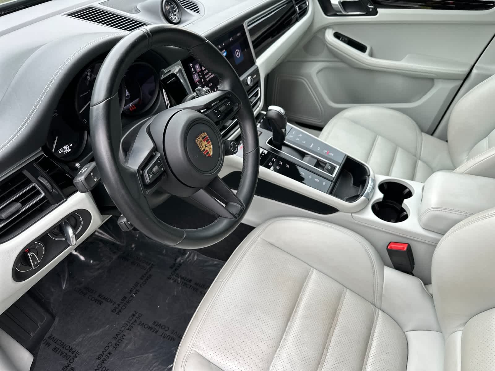 Thumbnail: 2023 Porsche Macan - 4