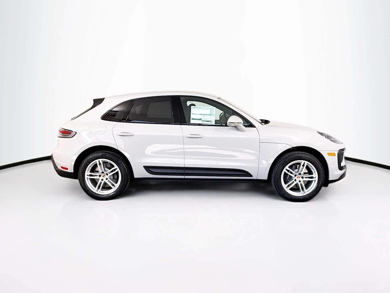 Thumbnail: 2026 Porsche Macan - 8