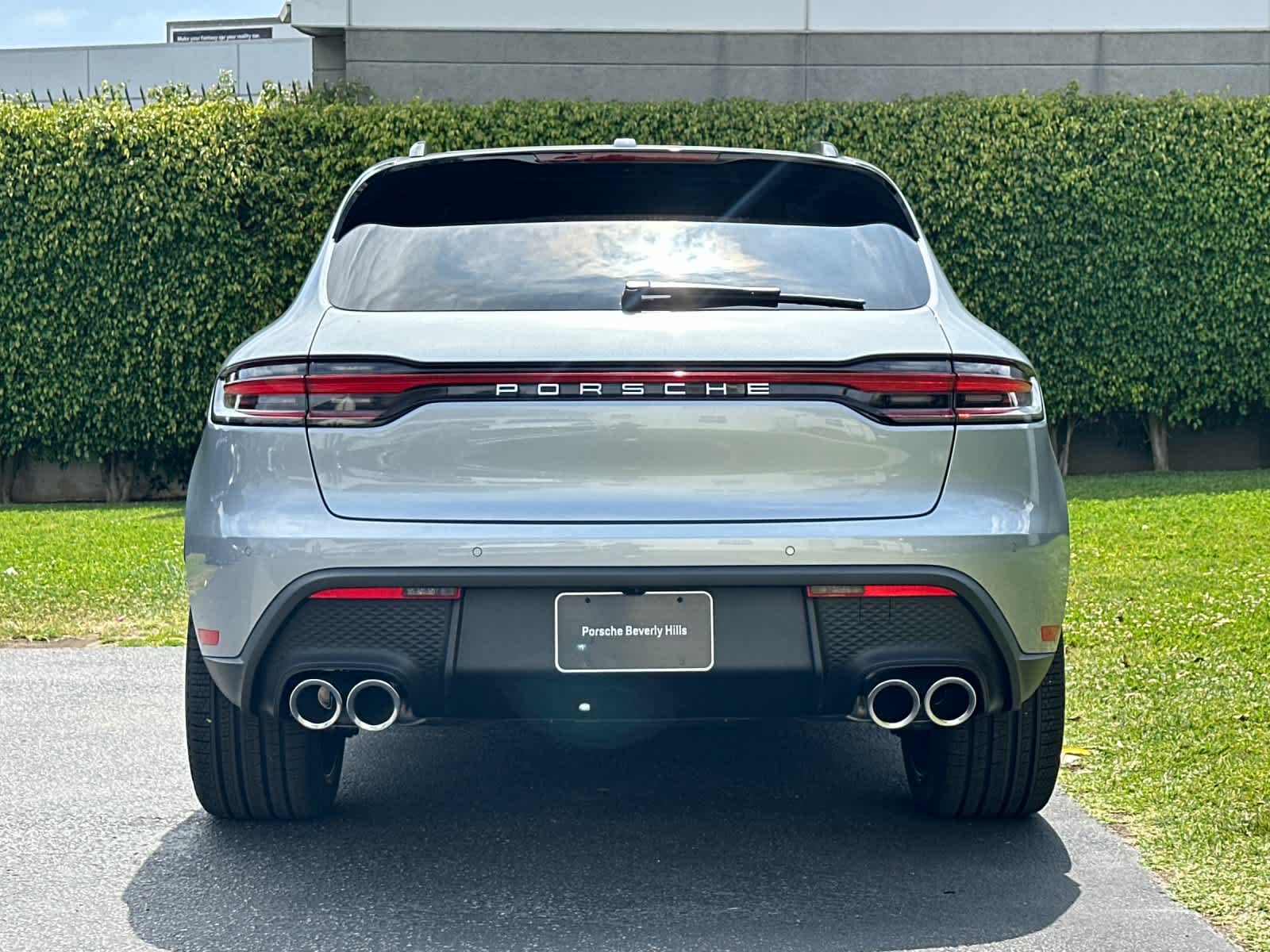 Thumbnail: 2026 Porsche Macan - 7