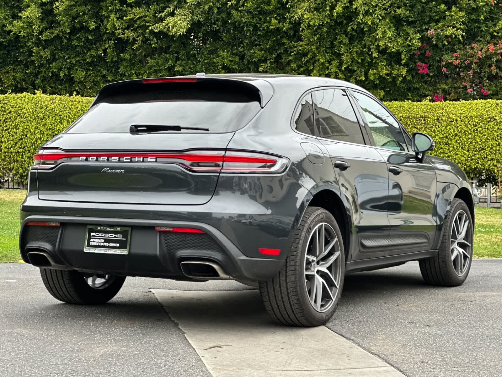 Thumbnail: 2025 Porsche Macan - 8