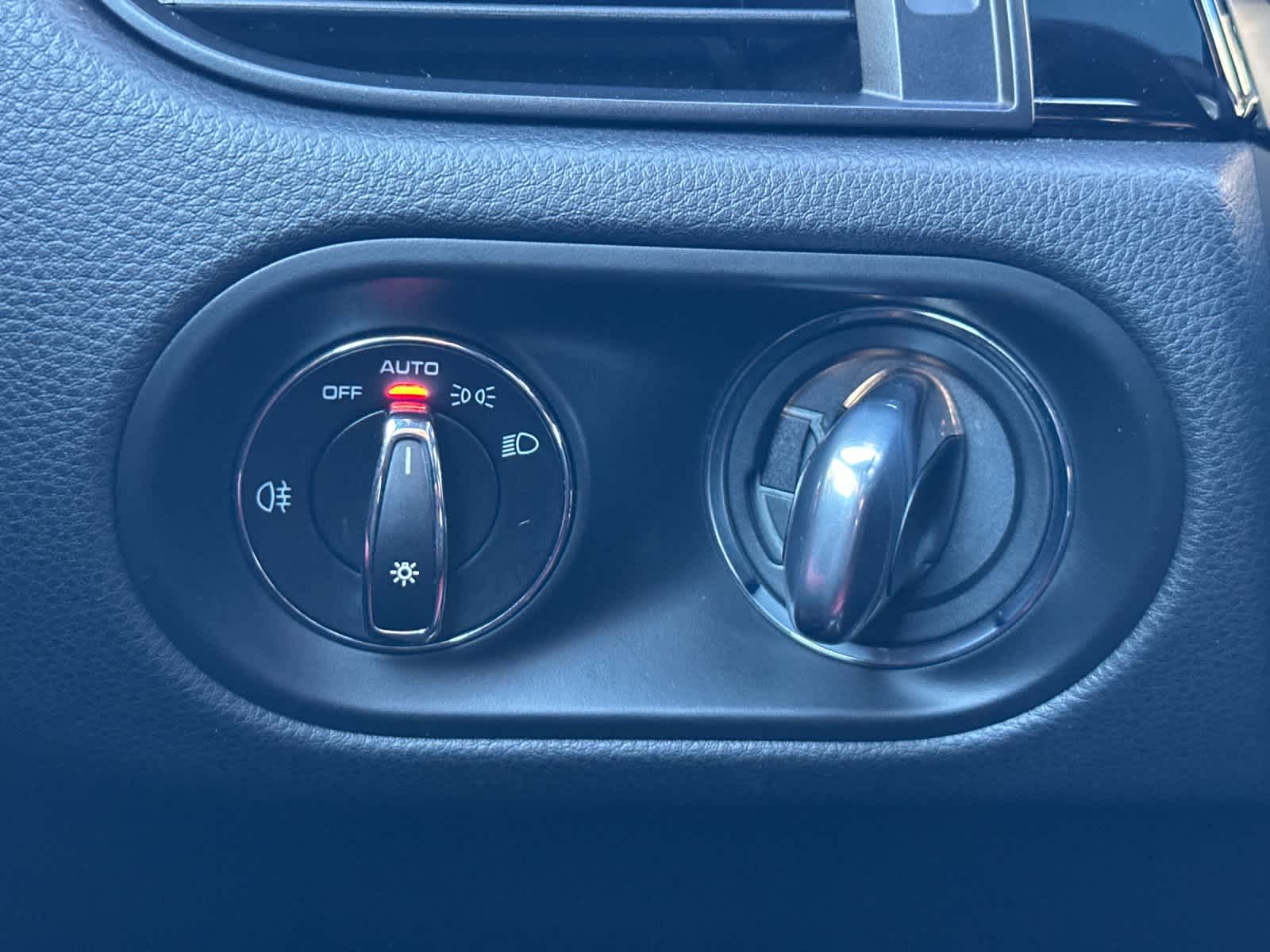 Thumbnail: 2025 Porsche Macan - 30