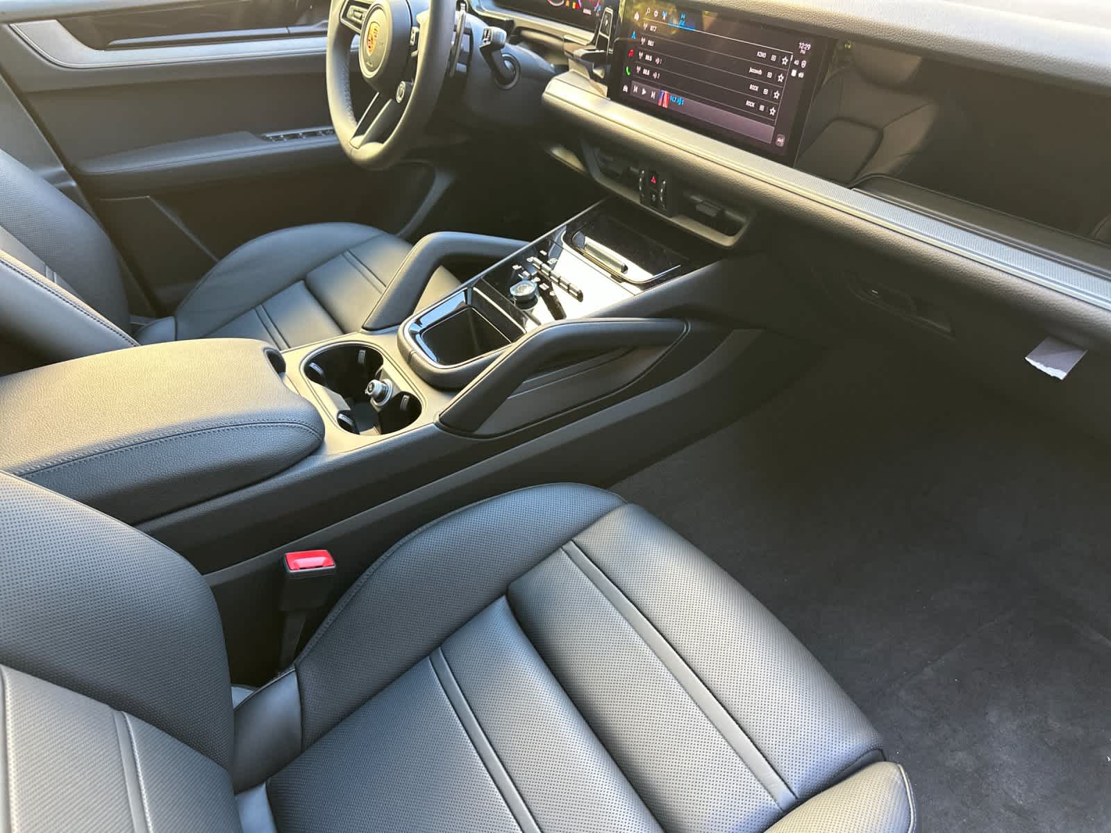 Thumbnail: 2026 Porsche Cayenne - 17