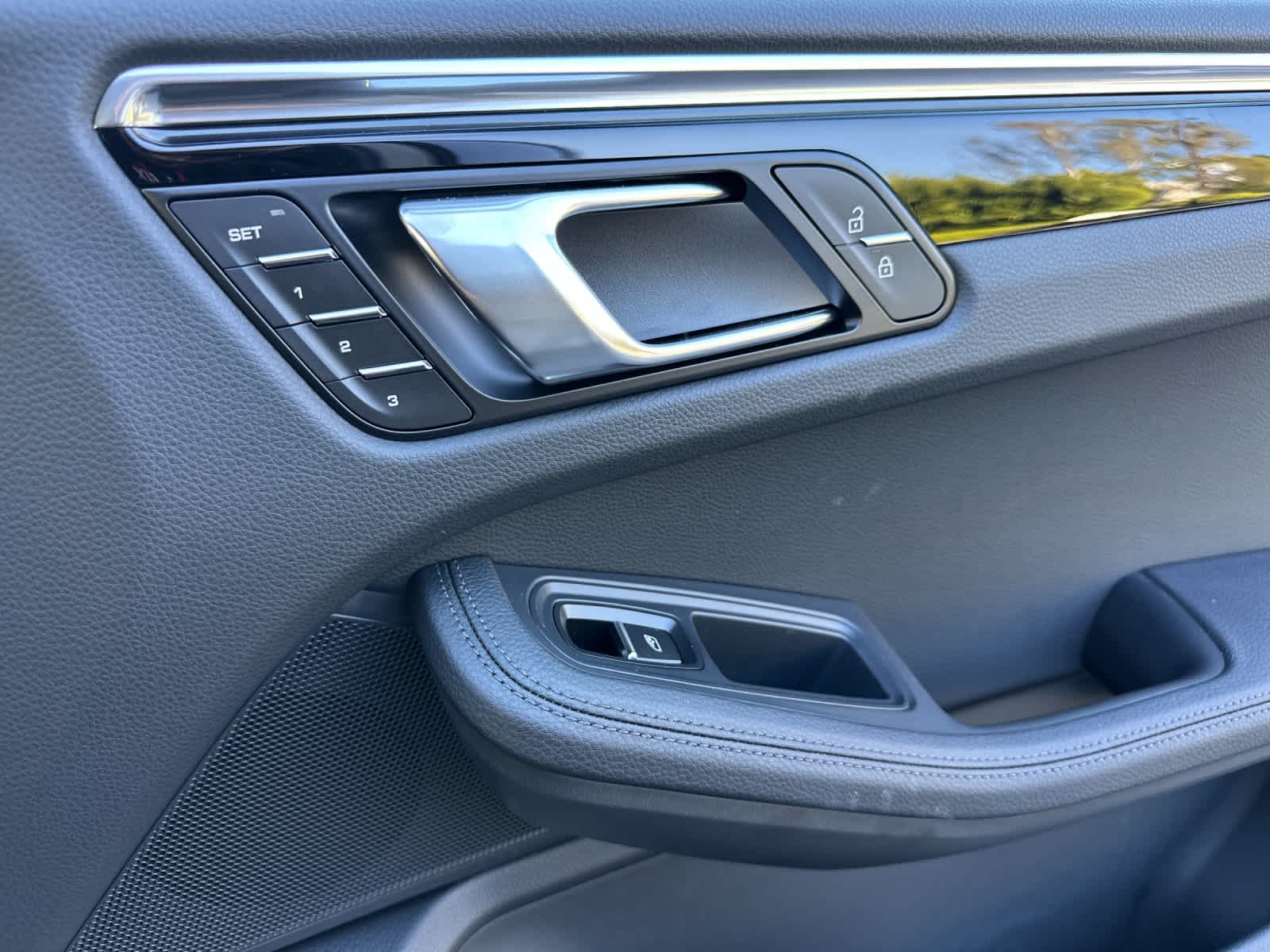 Thumbnail: 2026 Porsche Macan - 19