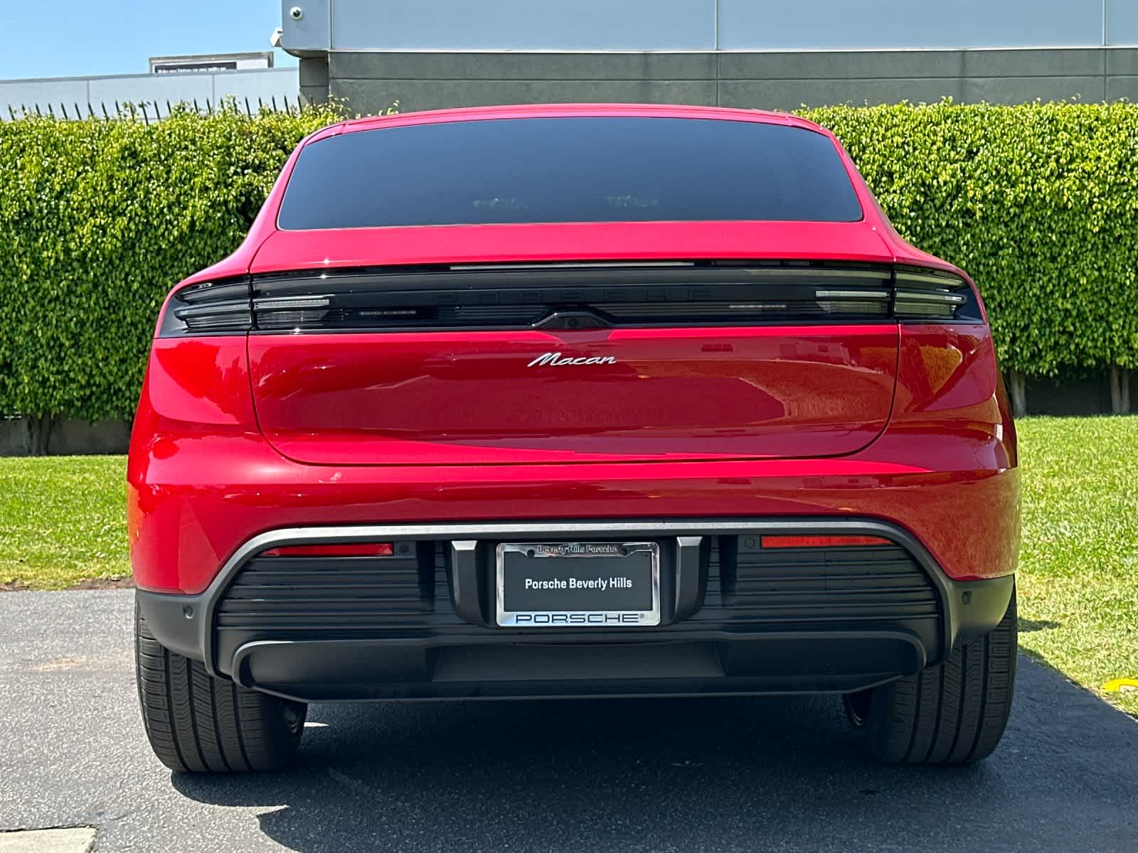 Thumbnail: 2026 Porsche Macan - 7