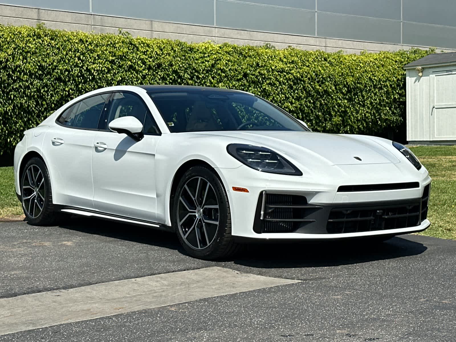 Thumbnail: 2026 Porsche Panamera - 10