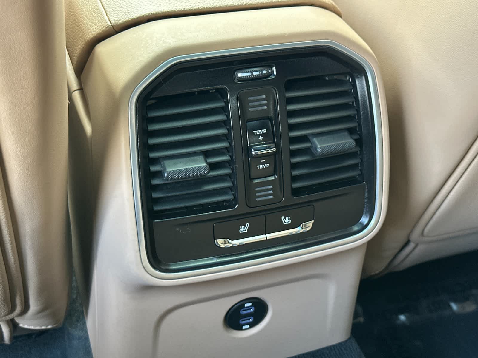 Thumbnail: 2025 Porsche Macan - 14