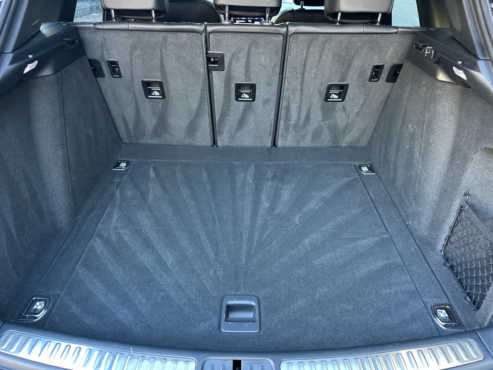 Thumbnail: 2025 Porsche Macan - 16