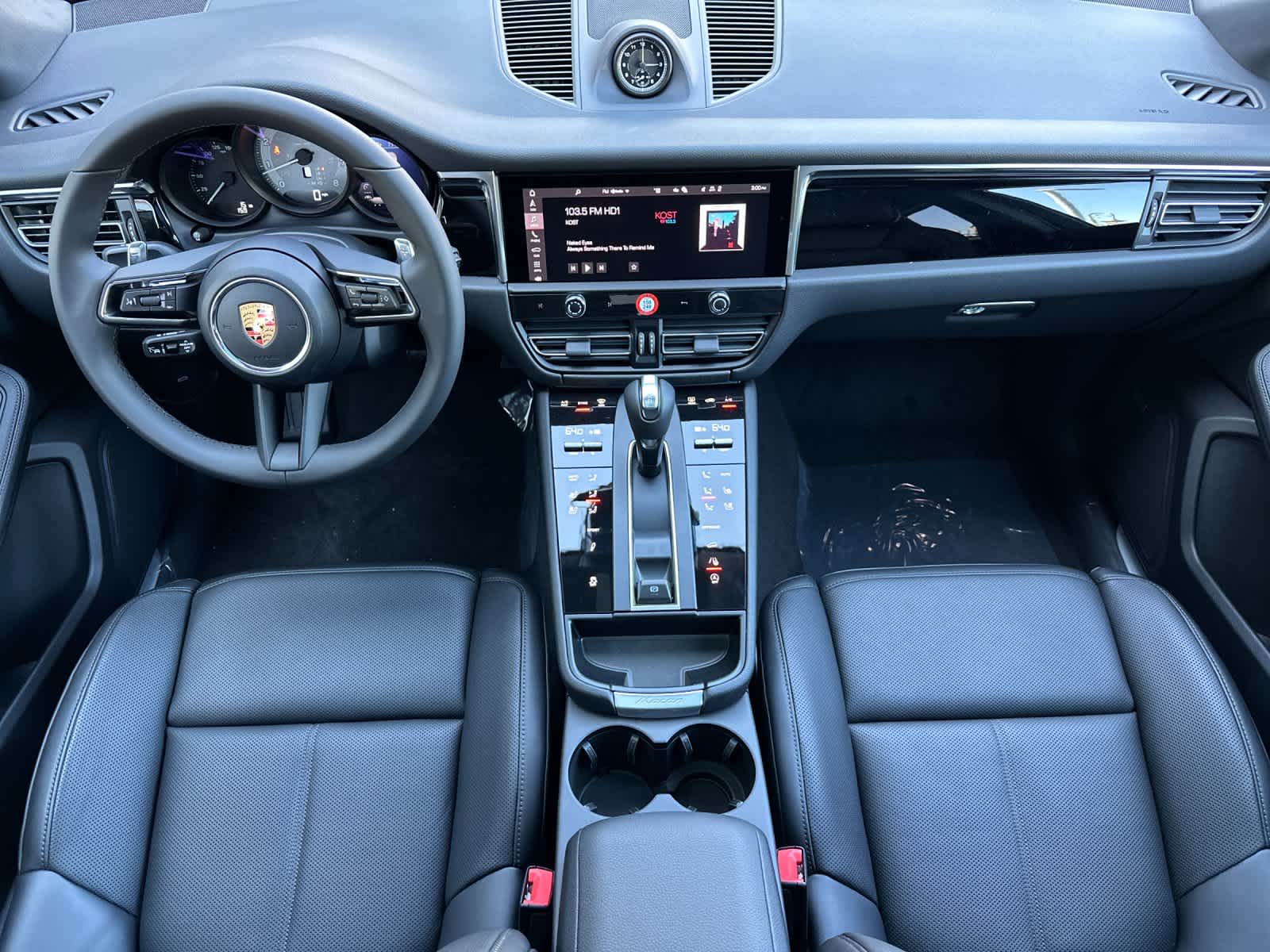 Thumbnail: 2026 Porsche Macan - 6