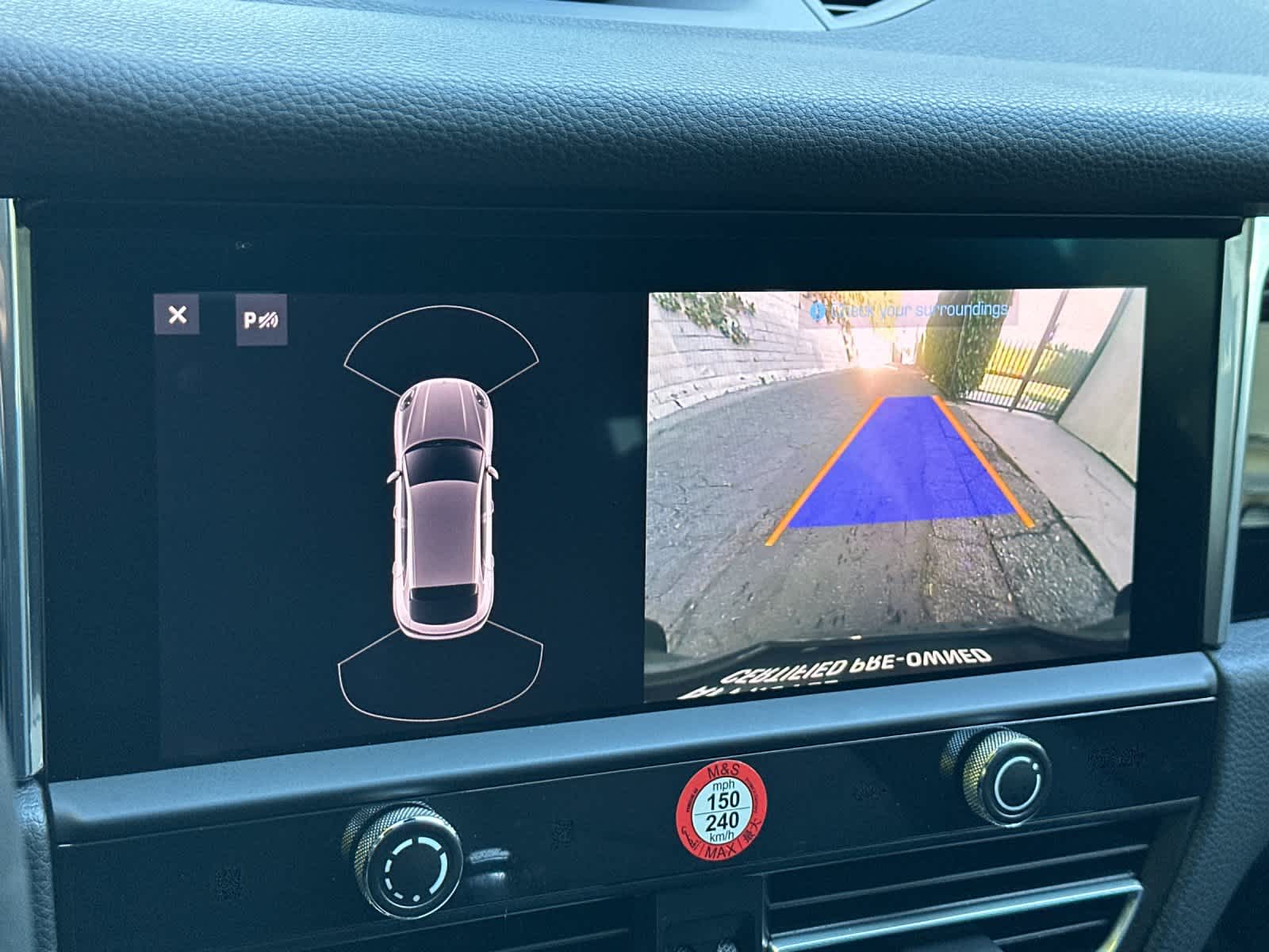 Thumbnail: 2025 Porsche Macan - 22