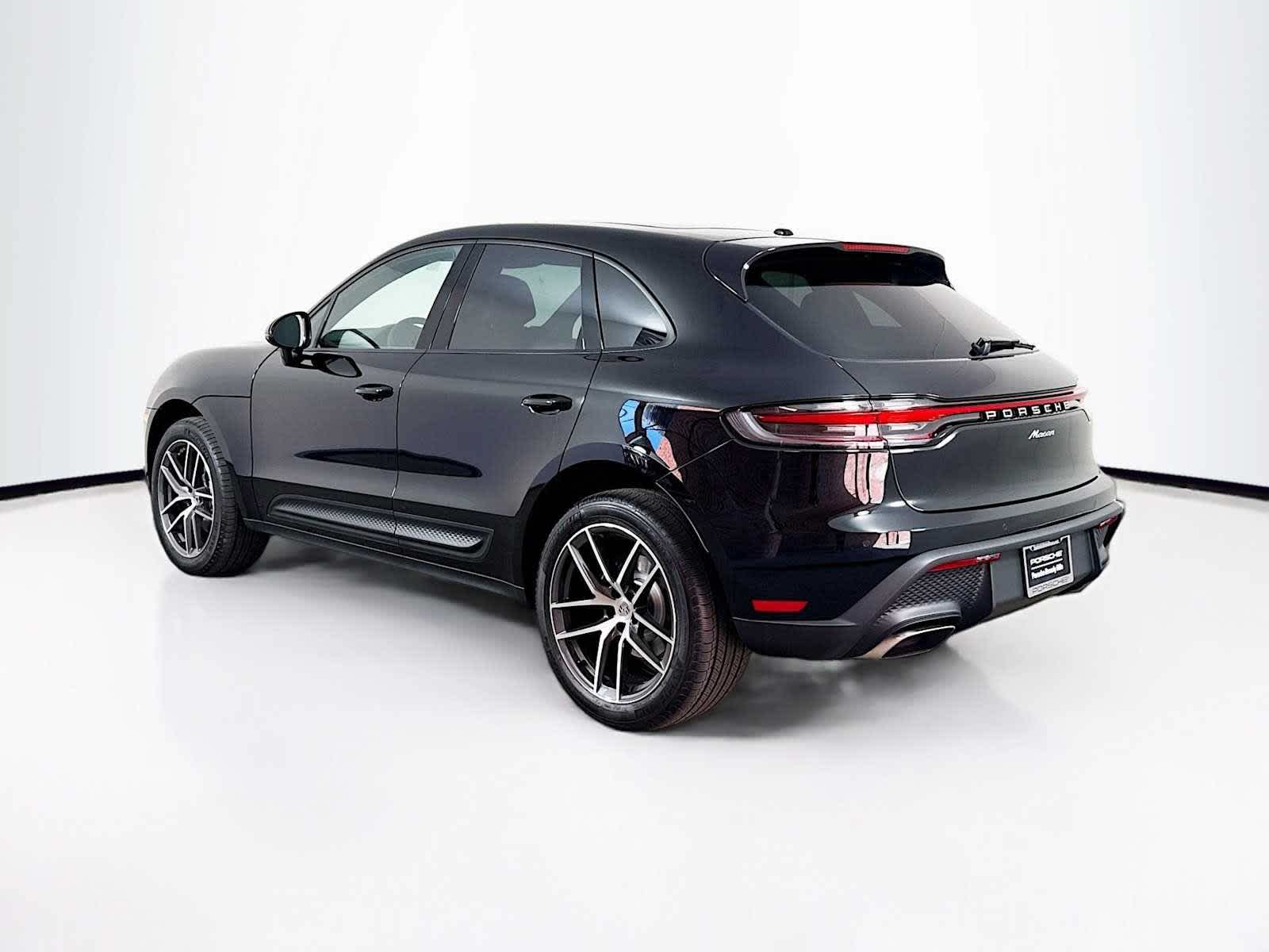 Thumbnail: 2026 Porsche Macan - 3