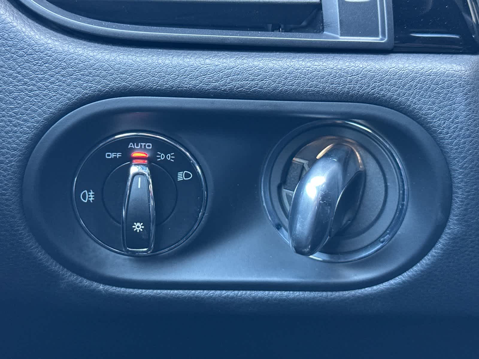 Thumbnail: 2025 Porsche Macan - 29