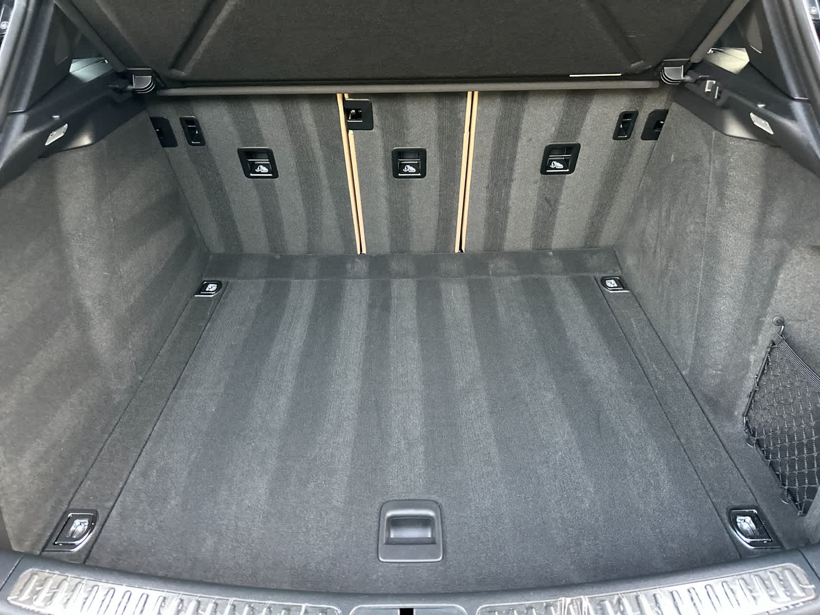 Thumbnail: 2025 Porsche Macan - 16