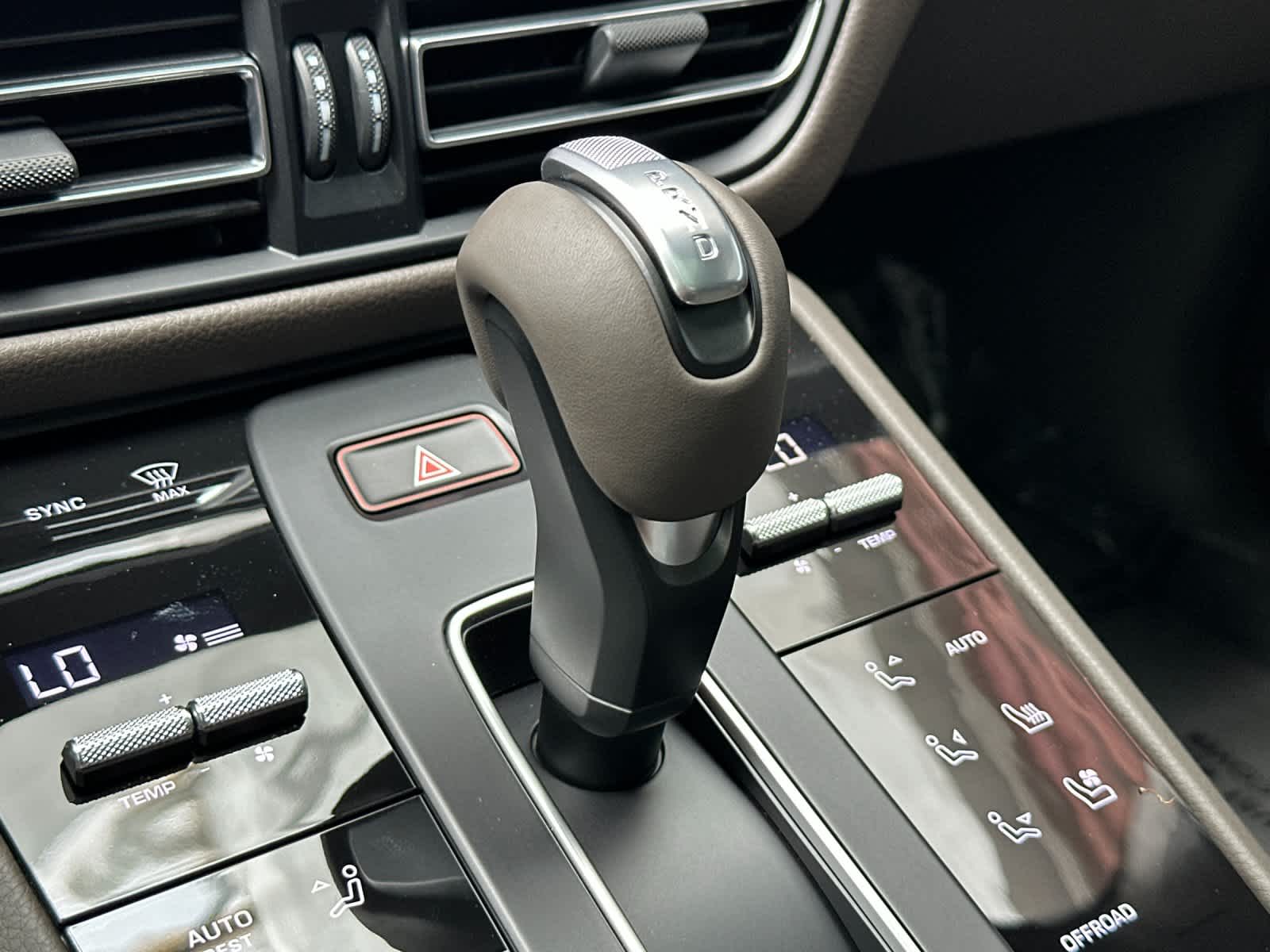 Thumbnail: 2026 Porsche Macan - 25