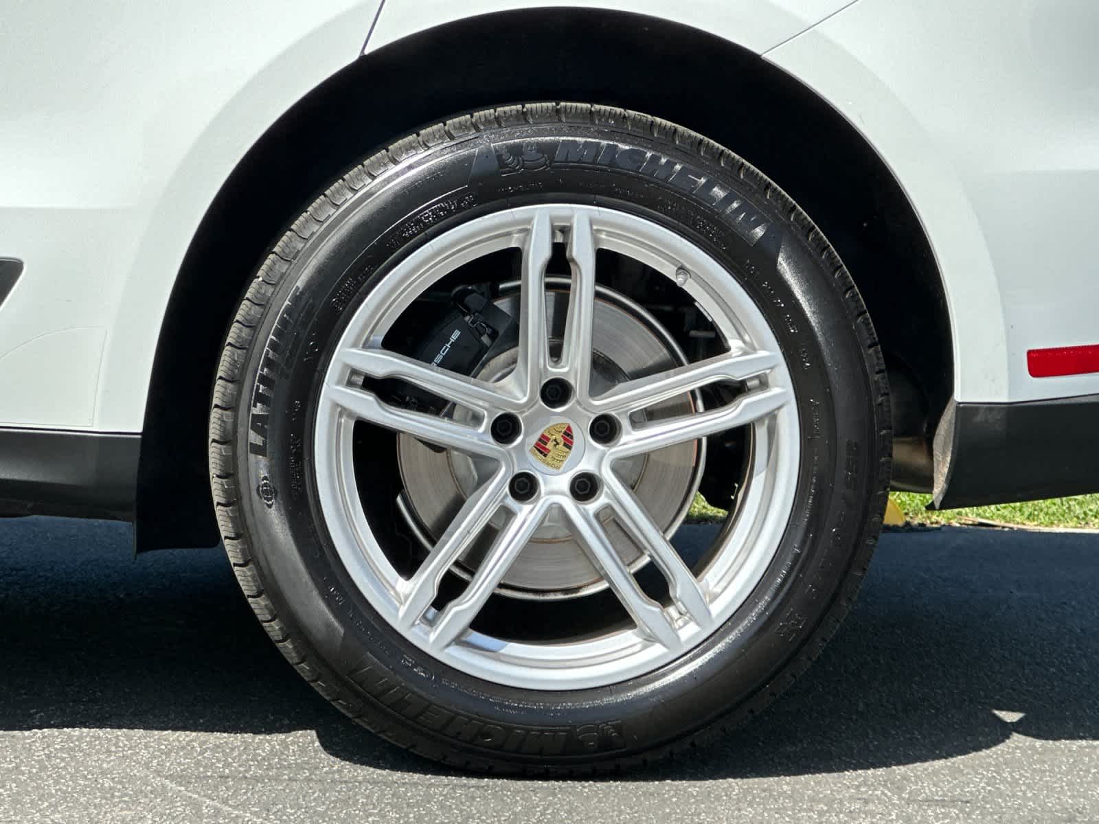 Thumbnail: 2025 Porsche Macan - 30