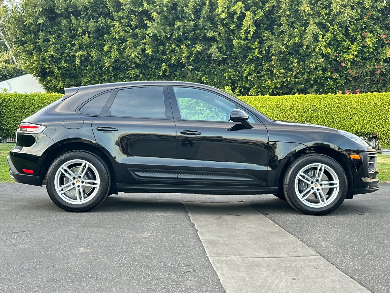 Thumbnail: 2025 Porsche Macan - 9