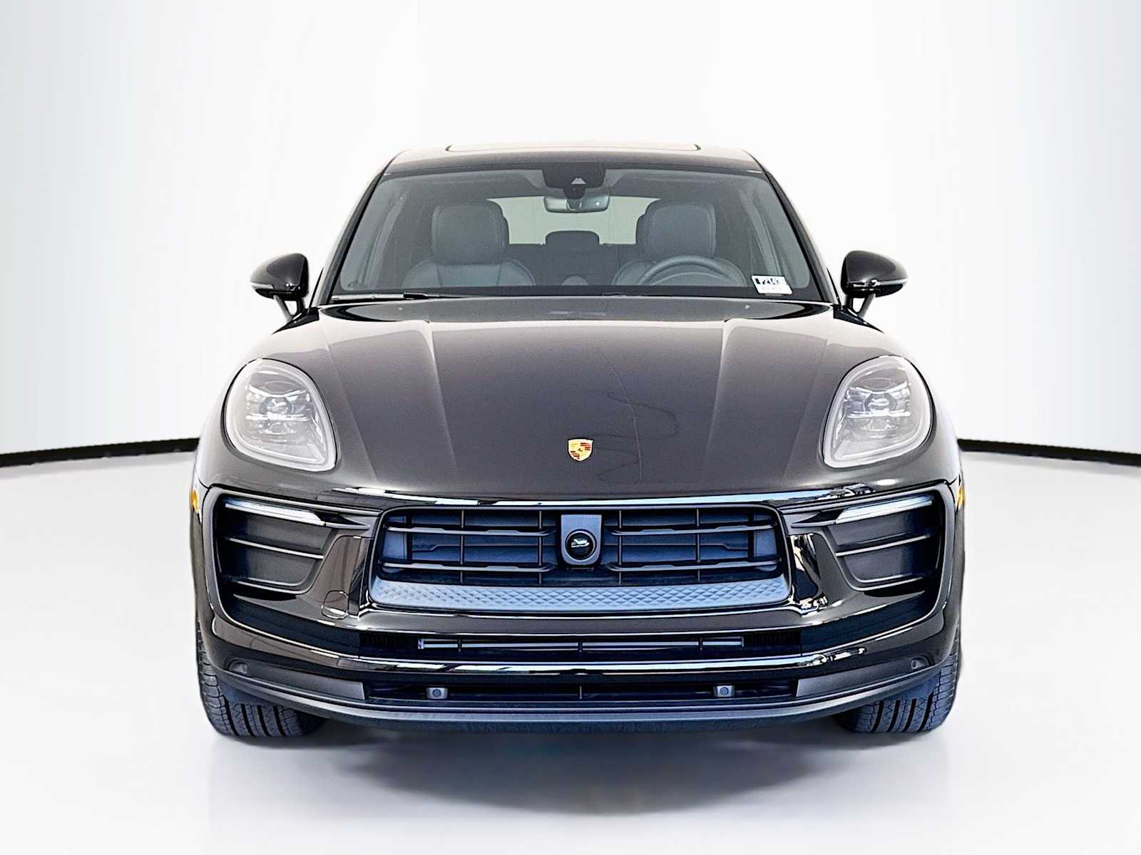Thumbnail: 2025 Porsche Macan - 6